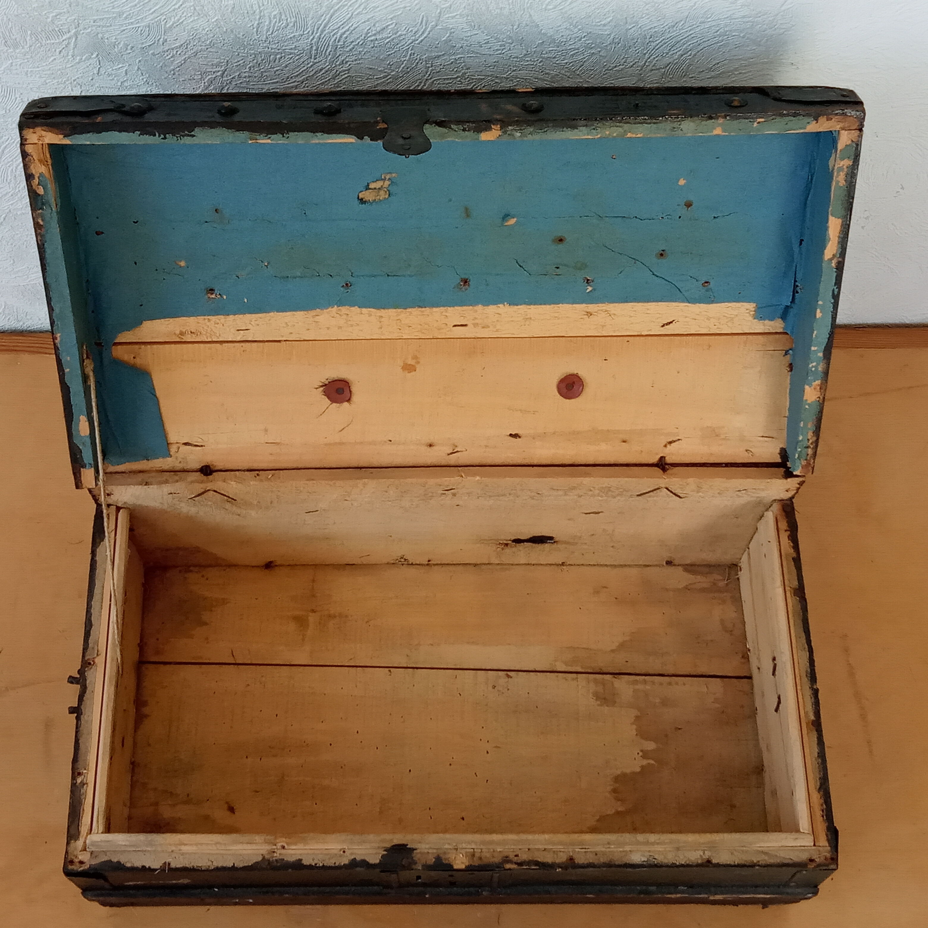 1900 travel trunk