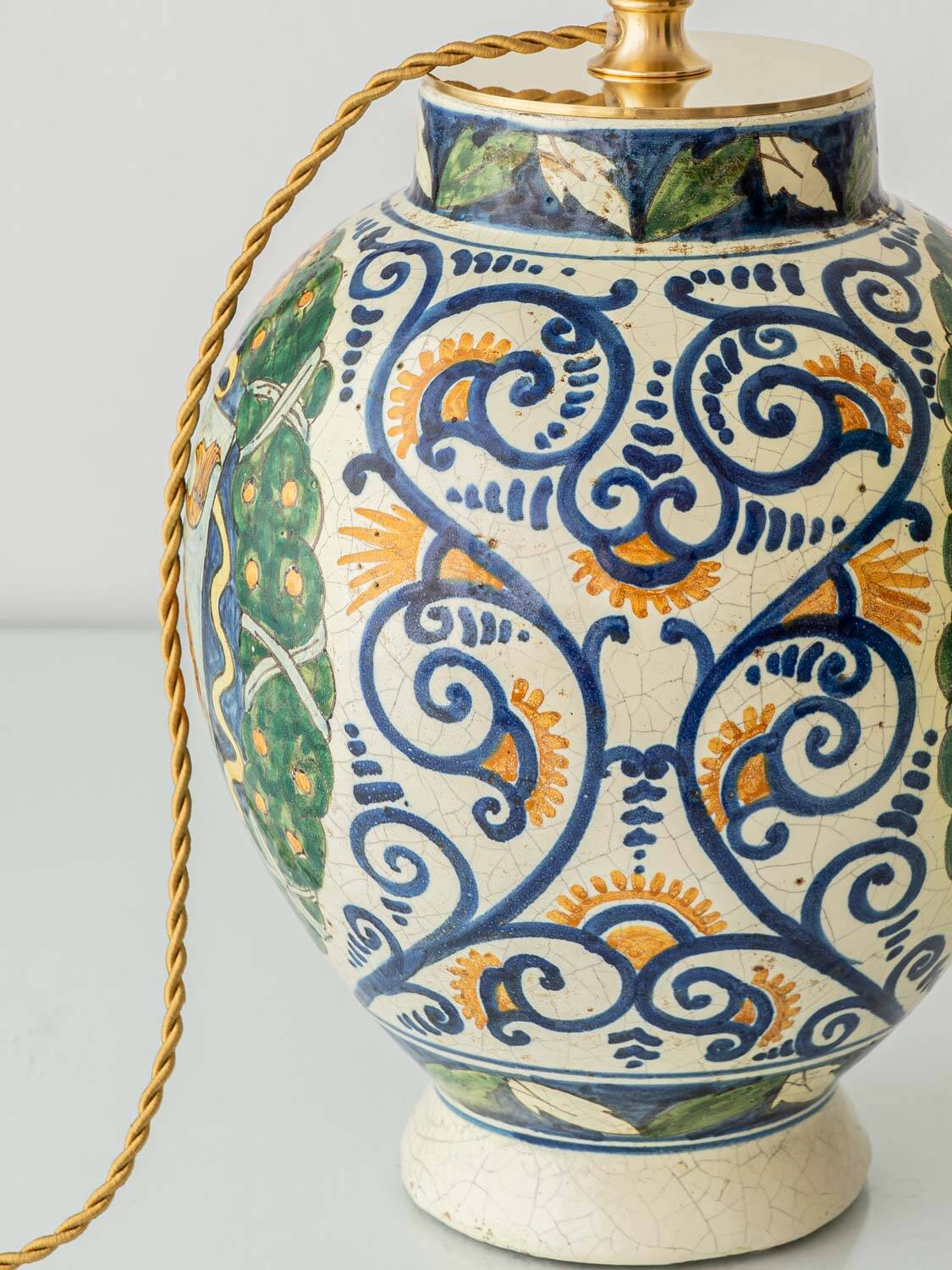 Table lamp in ceramic, Italian Renaissance, Cantagalli style, circa 1880-1900.