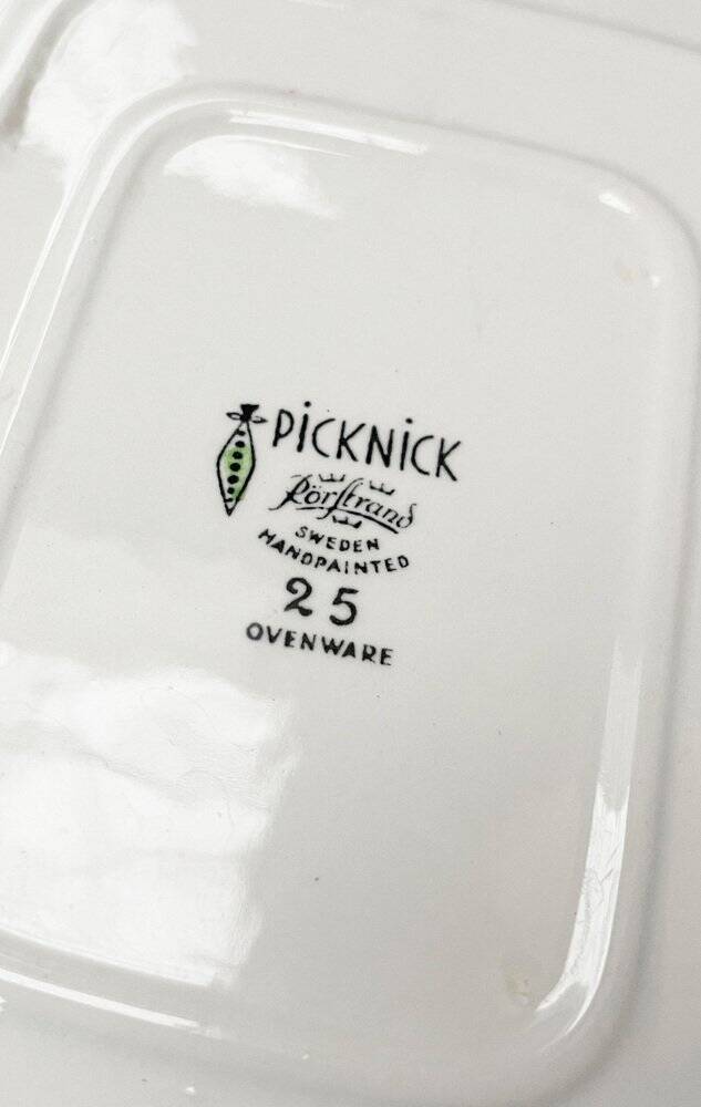 Mid-Century decorative bowl plate in Swedish ceramic, Picknick by Marianne Westman for Rörstrand, 1950s.