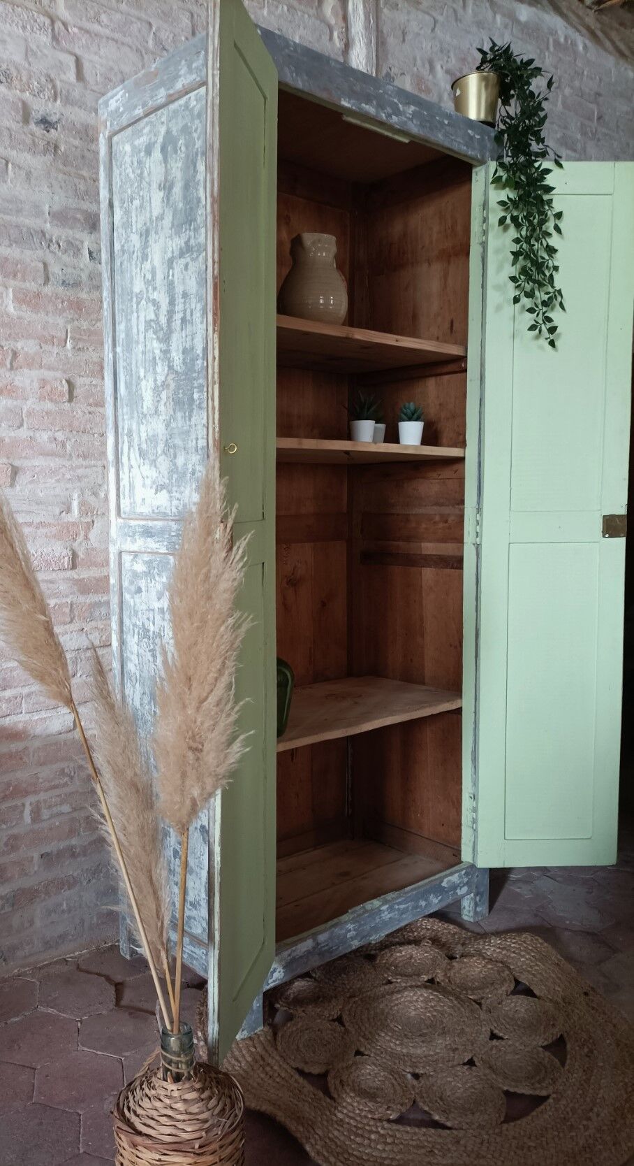 Armoire parisienne