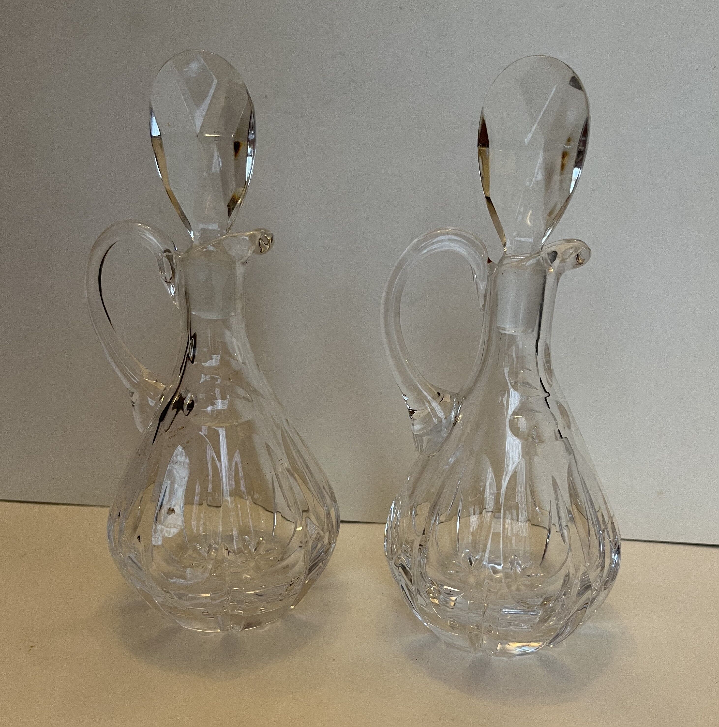 Paire d'huiliers en cristal taillé