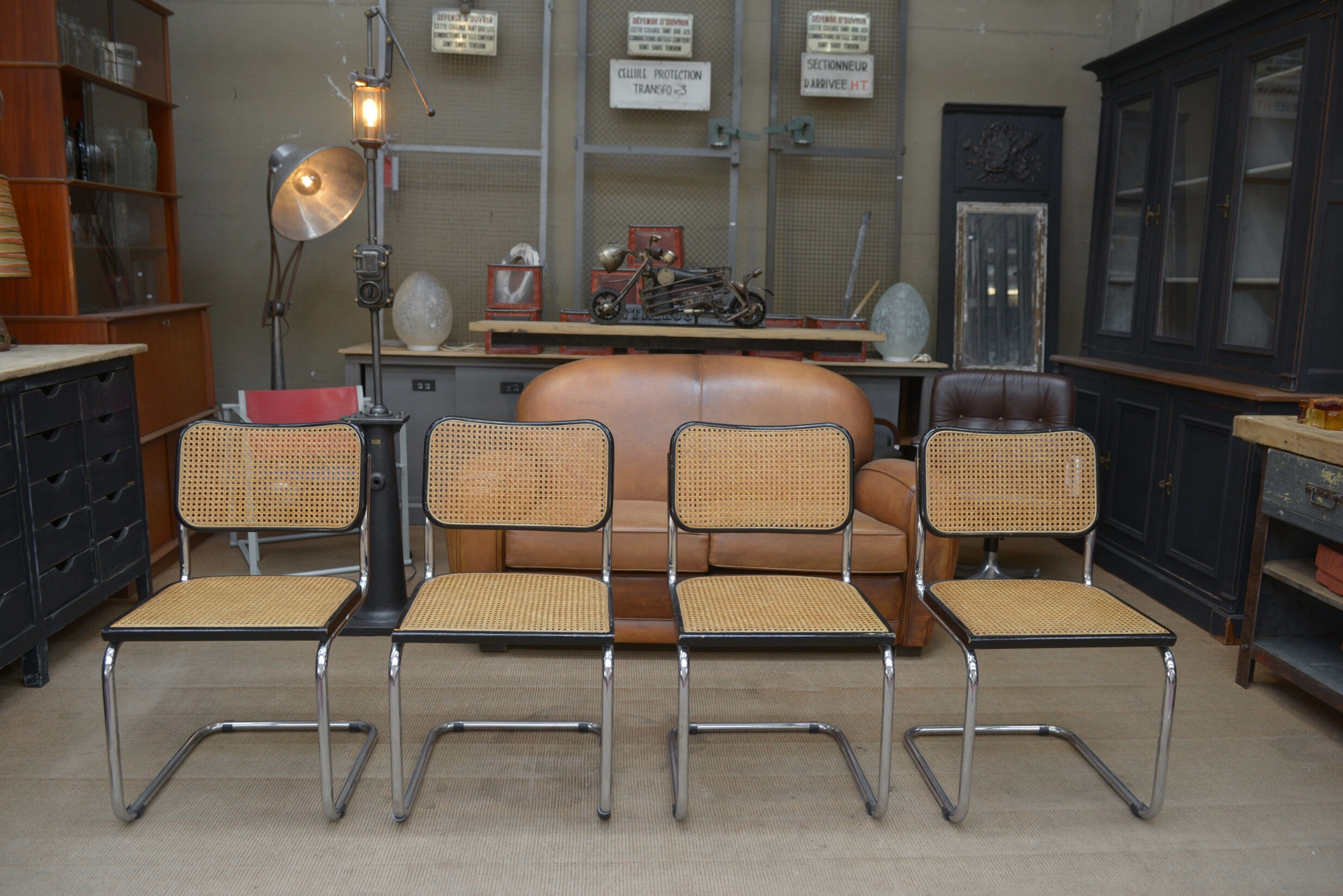 Lot de 4 Chaises Model B32 Cesca  Marcel Breuer 1970s