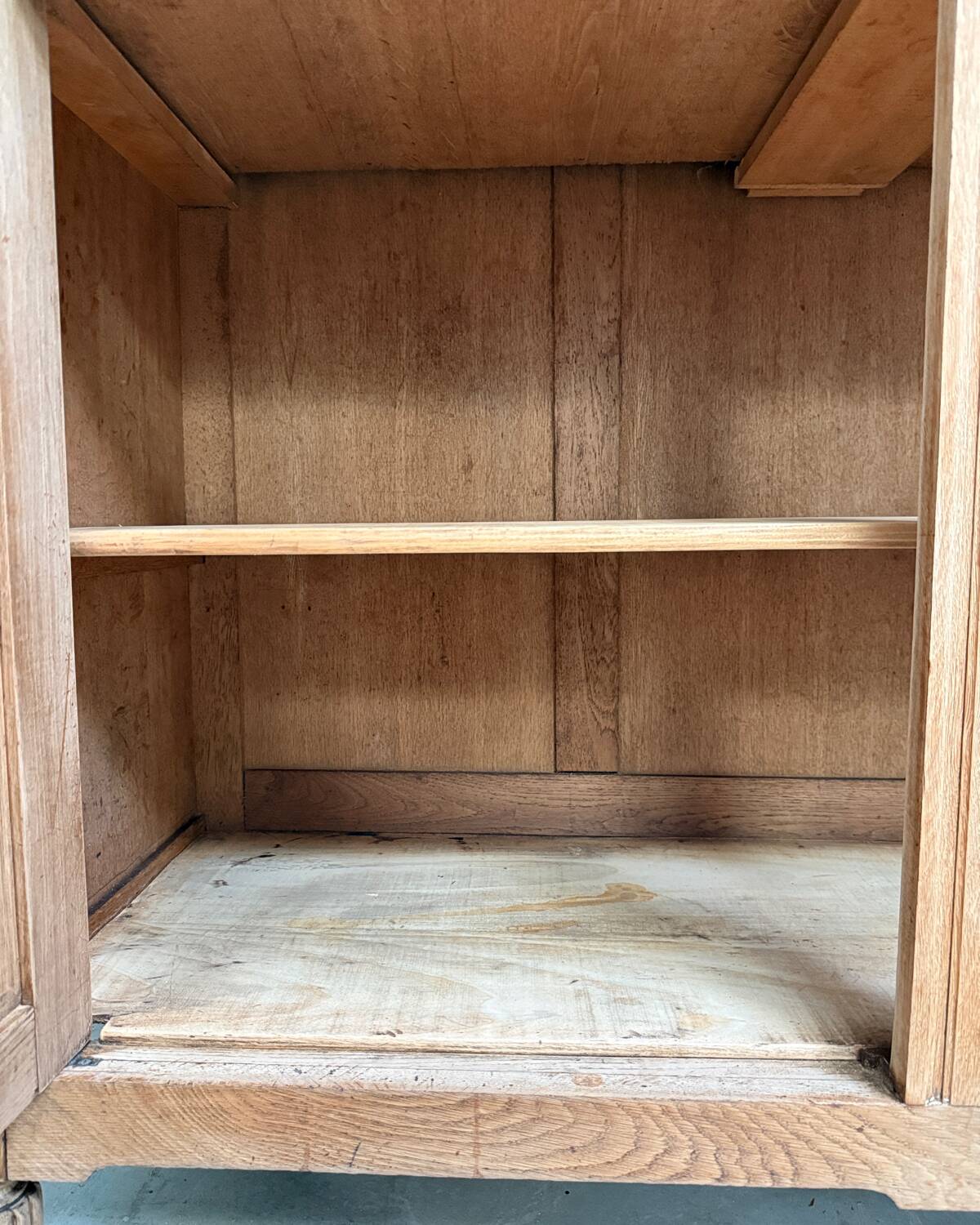 Art Deco oak sideboard (renovated)