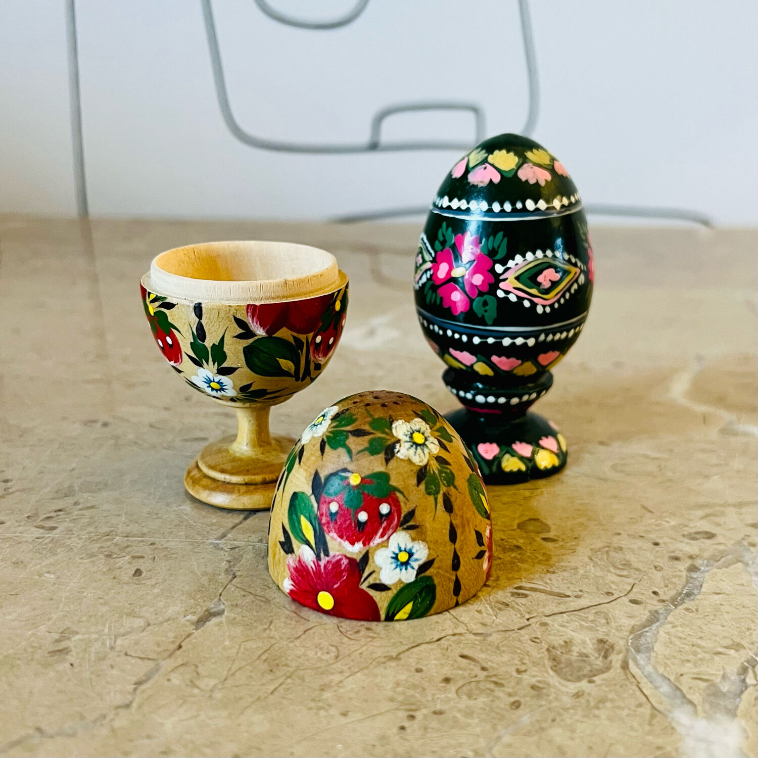 Khokloma painted eggs