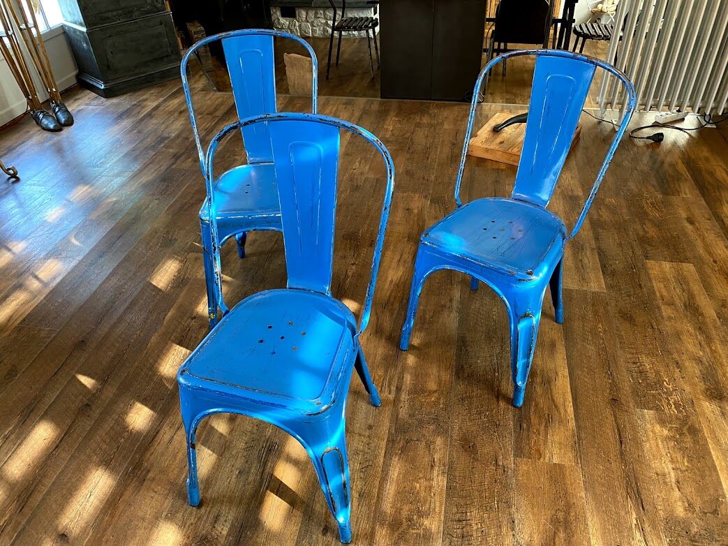 Chaise Tolix bleue
