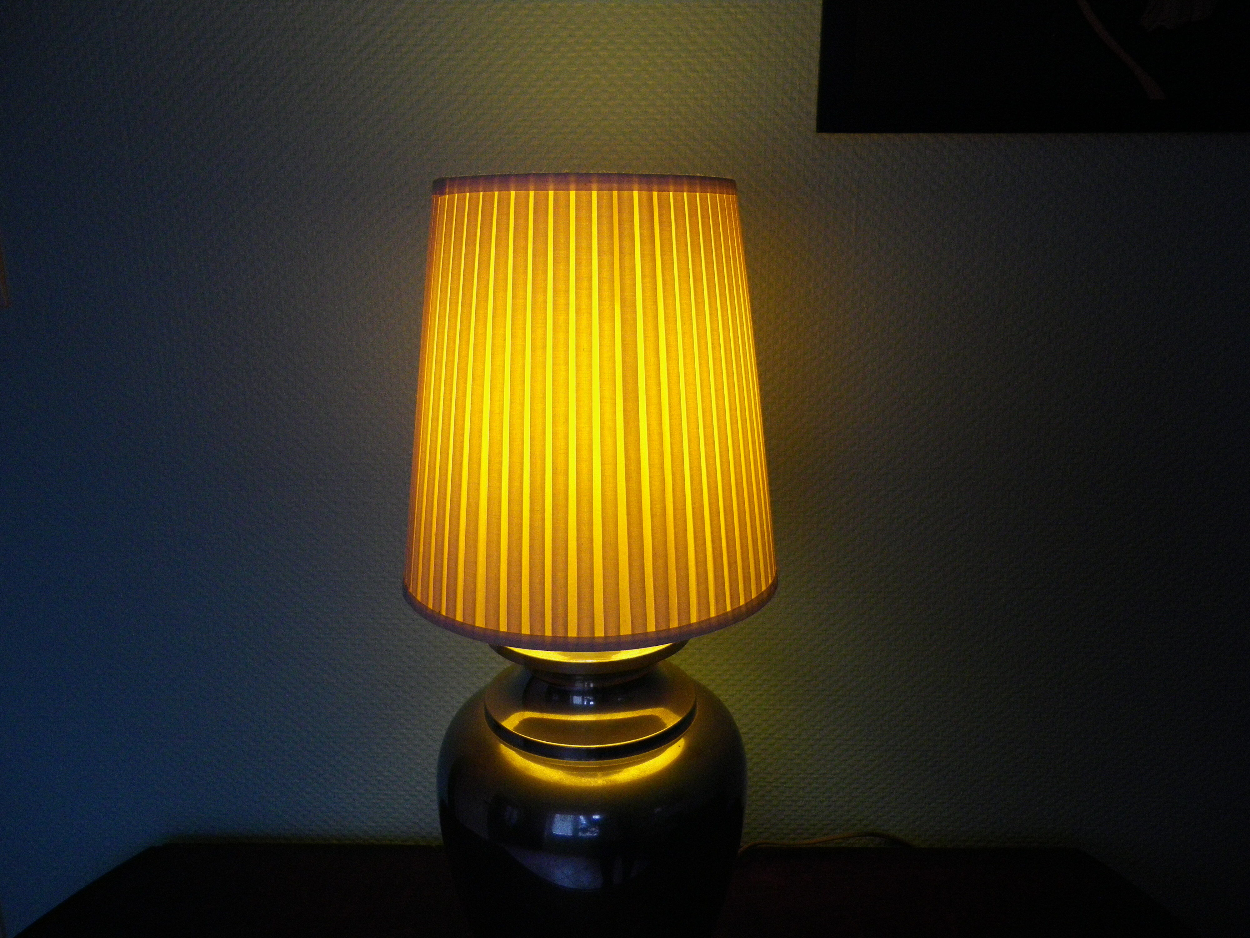 Living room mood lamp, silver metal base, wooden base, pleated lampshade