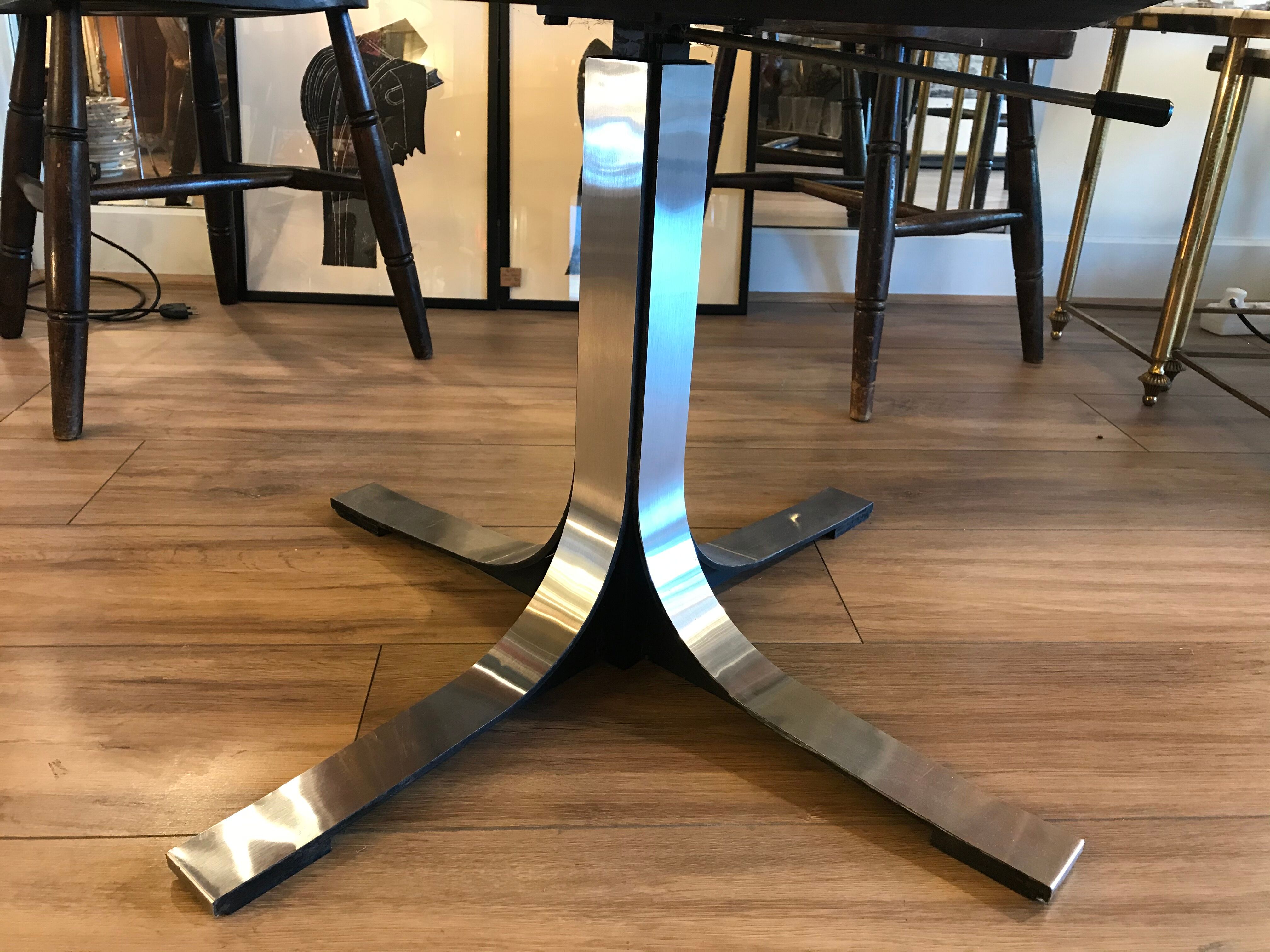 Smoky glass liftable round table