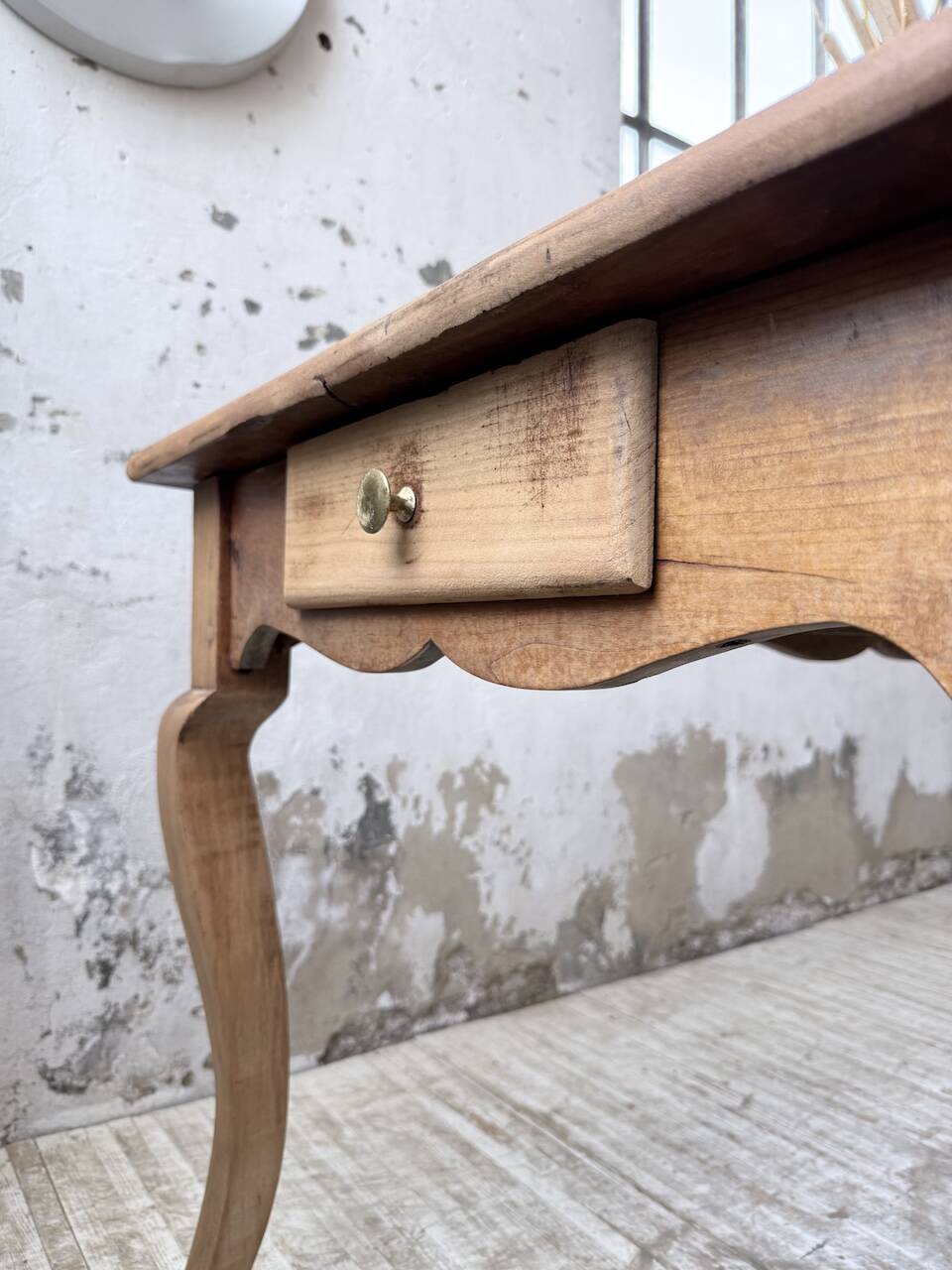 Farm table cherry wood with curved legs, 19th century.