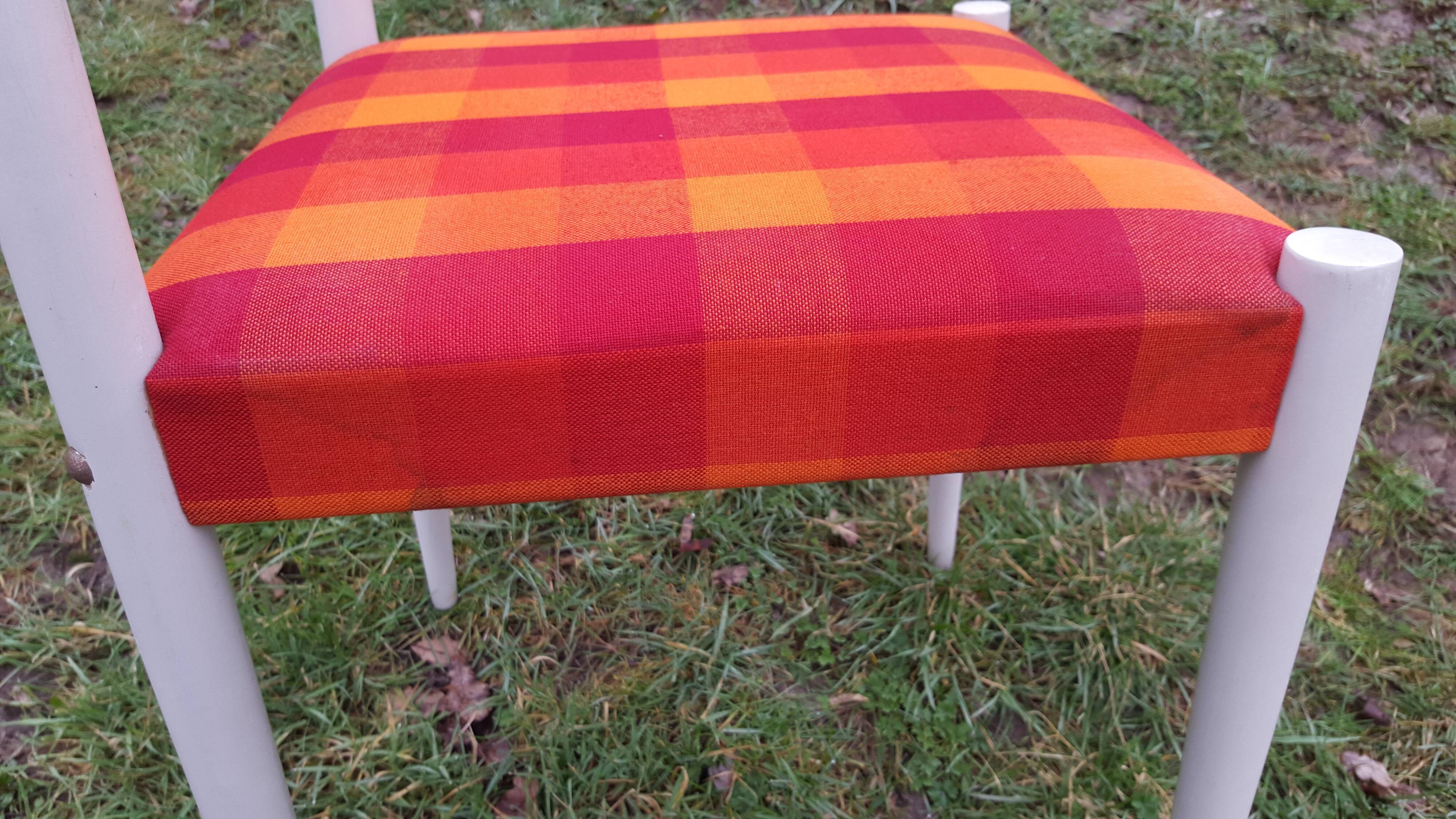 Pair of vintage chairs 1970