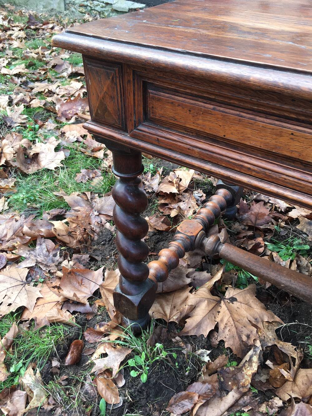 Louis XIII twisted farm table / Turned wooden desk