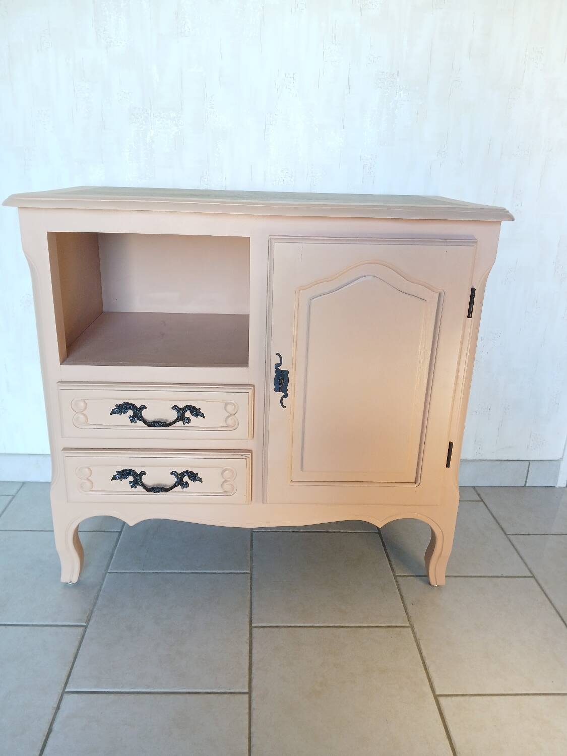 Peach-coloured TV unit