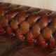 Paire de canapés Chesterfield antiques restaurés en cuir Boudreaux