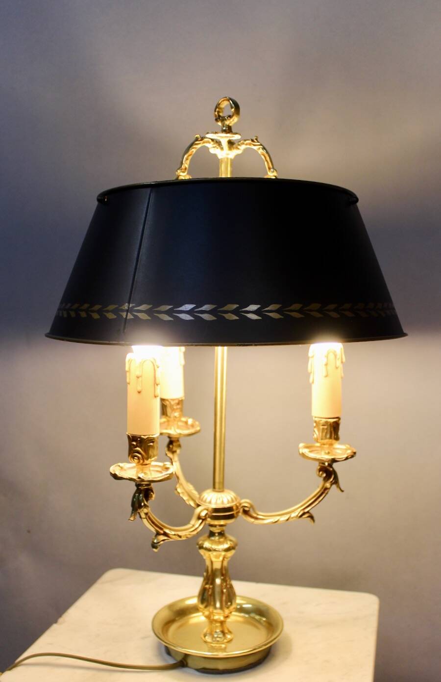 Empire style lamp with three lights