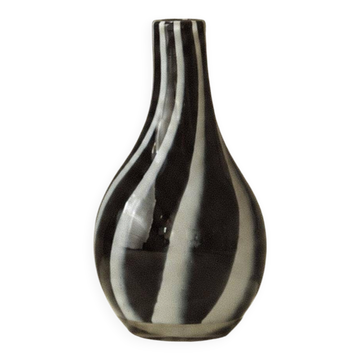 Vintage Murano glass vase from the 1980s, black and white swirl pattern, thick Italian art glass.
