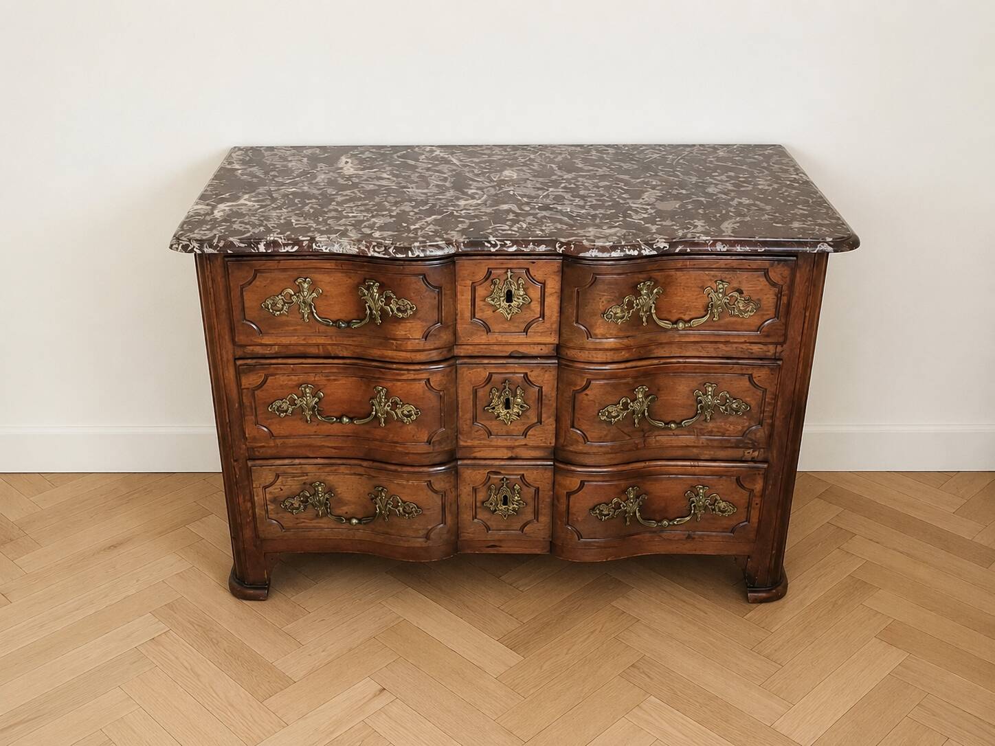 Regency period Arbalette commode in walnut – Marble top – Bronze fittings