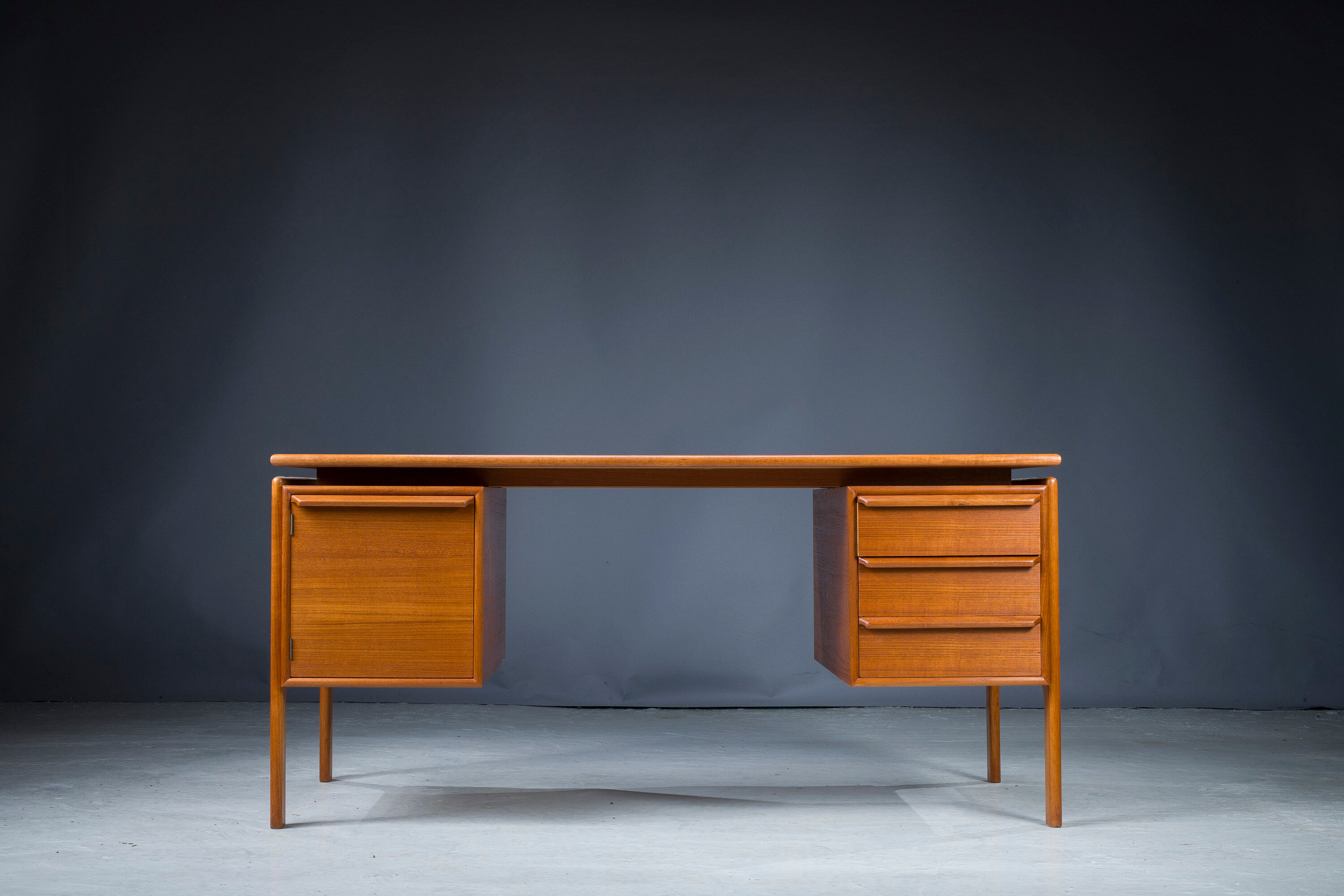 Mid-Century Teak Desk from Gv Møbler, 1960s
