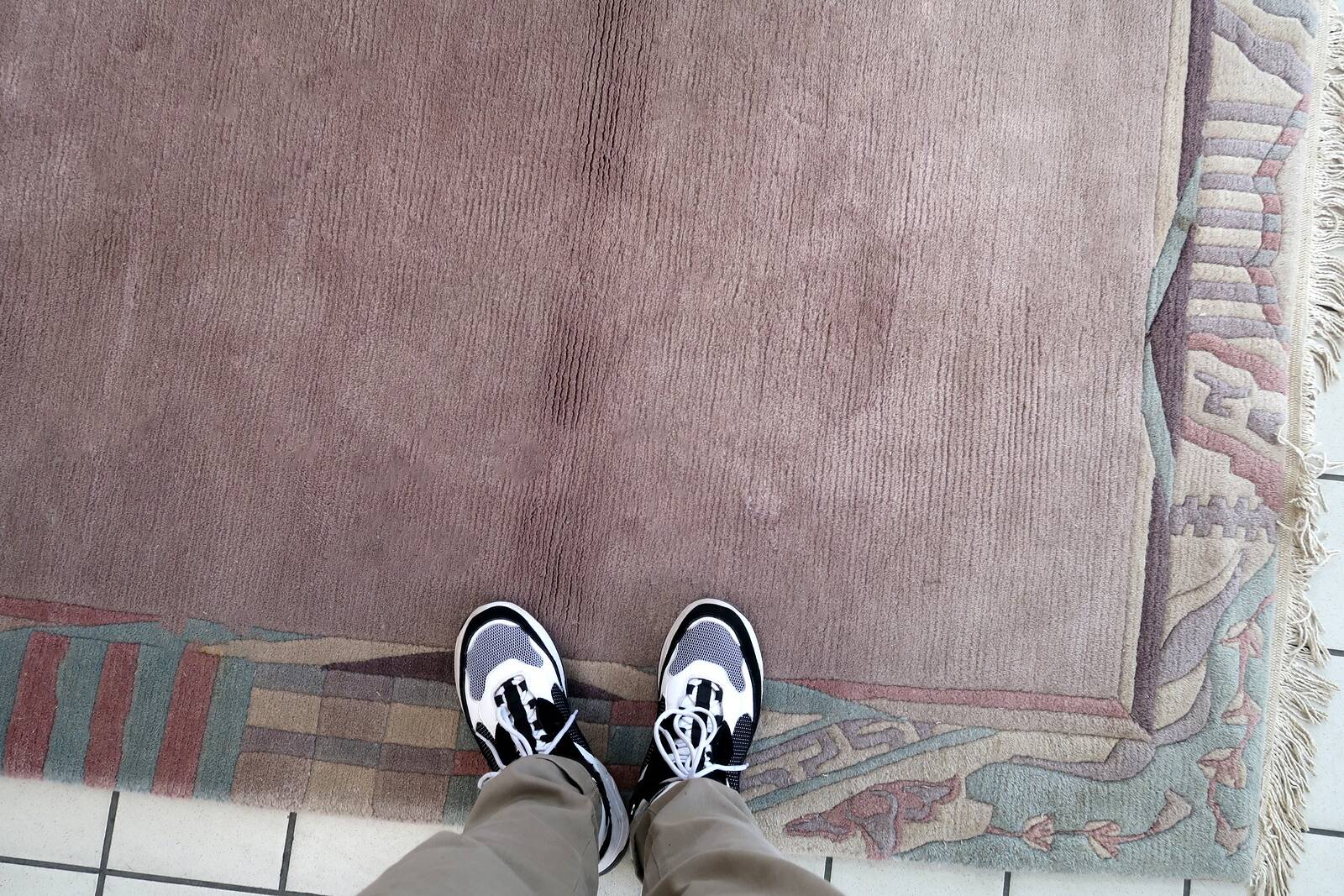 Tapis vintage tibétain Khaden fait main en laine – 122 x 180 cm – 1960s