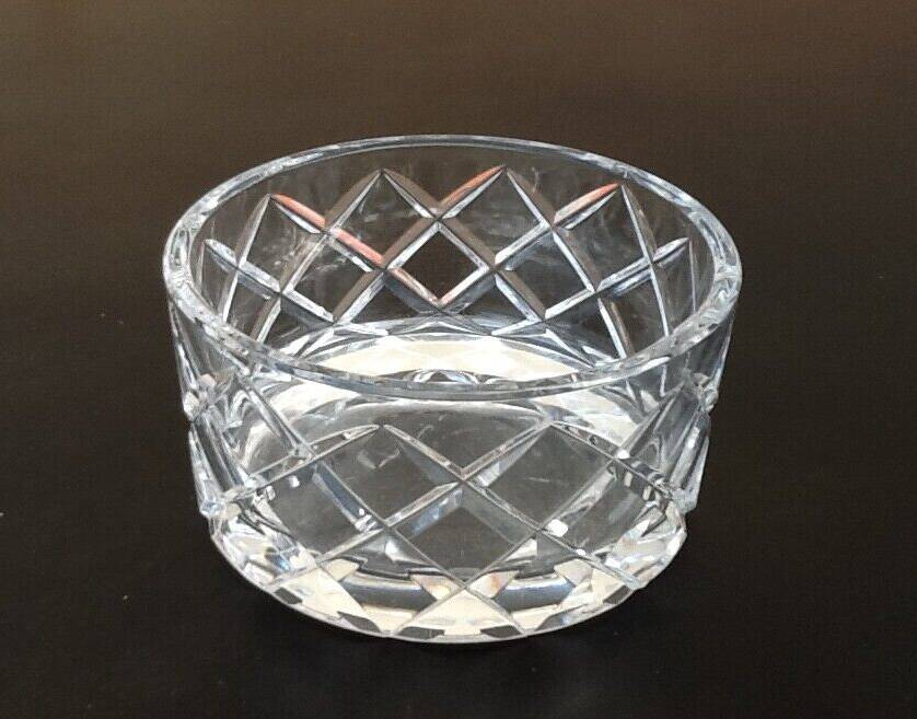 1970s cup / tray geometric decor