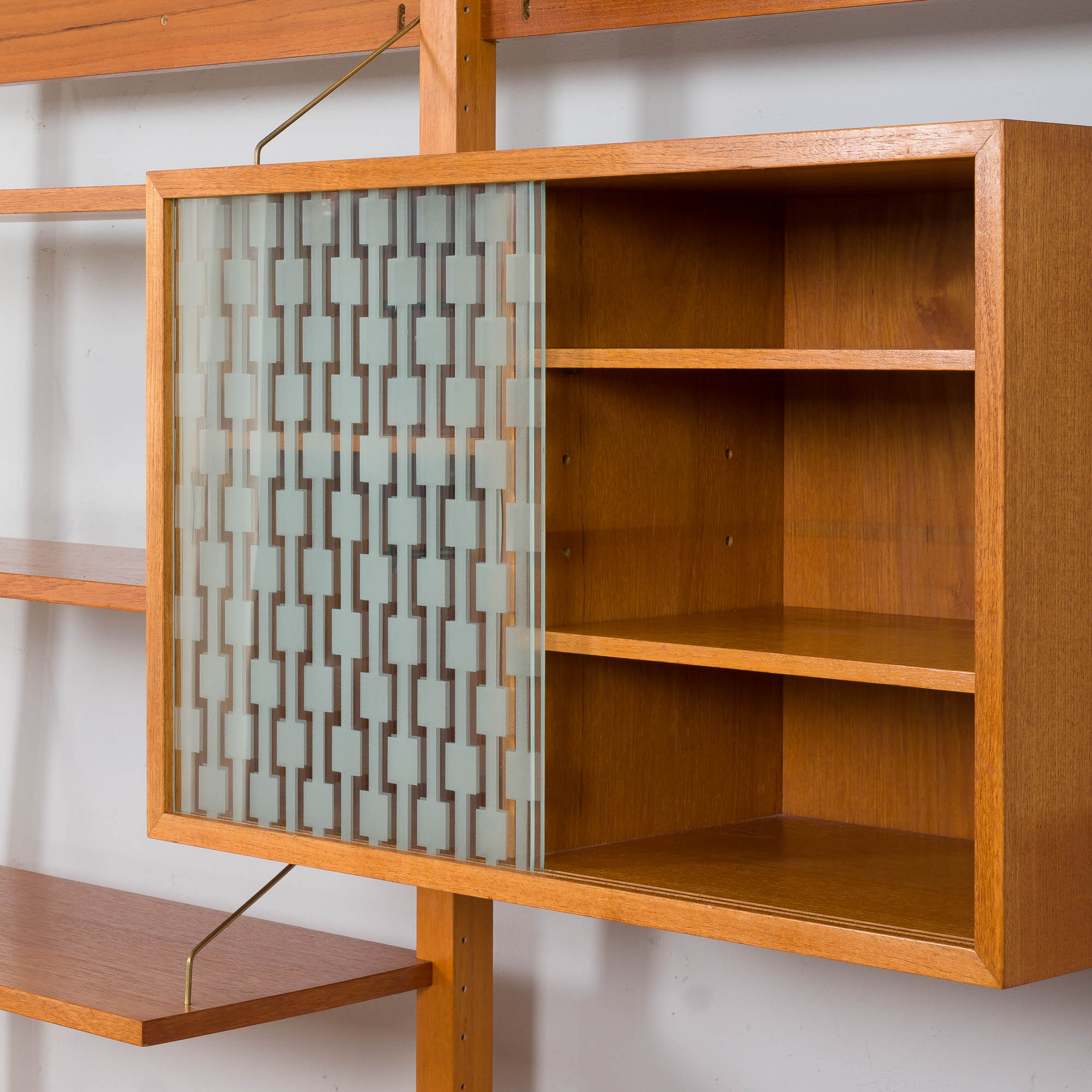 Rival 2 bay free standing teak wall unit with 3 cabinets and 3 shelves by Brodrene Jatogs Norway, Kj