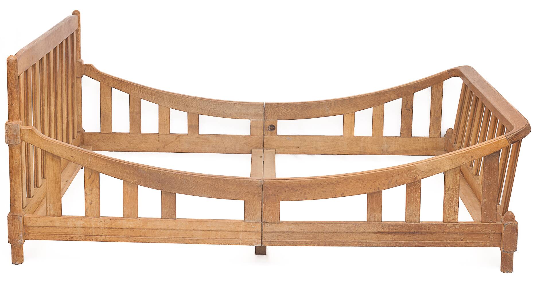 Boat bed by Guillerme and Chambron