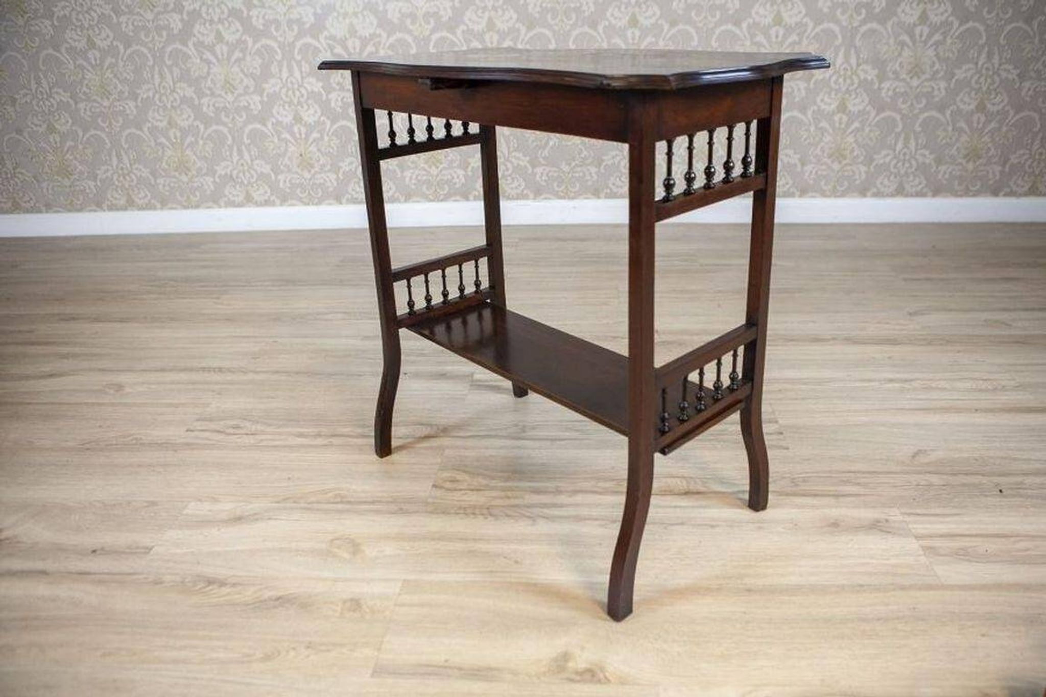 Table d'appoint en palissandre des années 20, en shellac, années 1950.