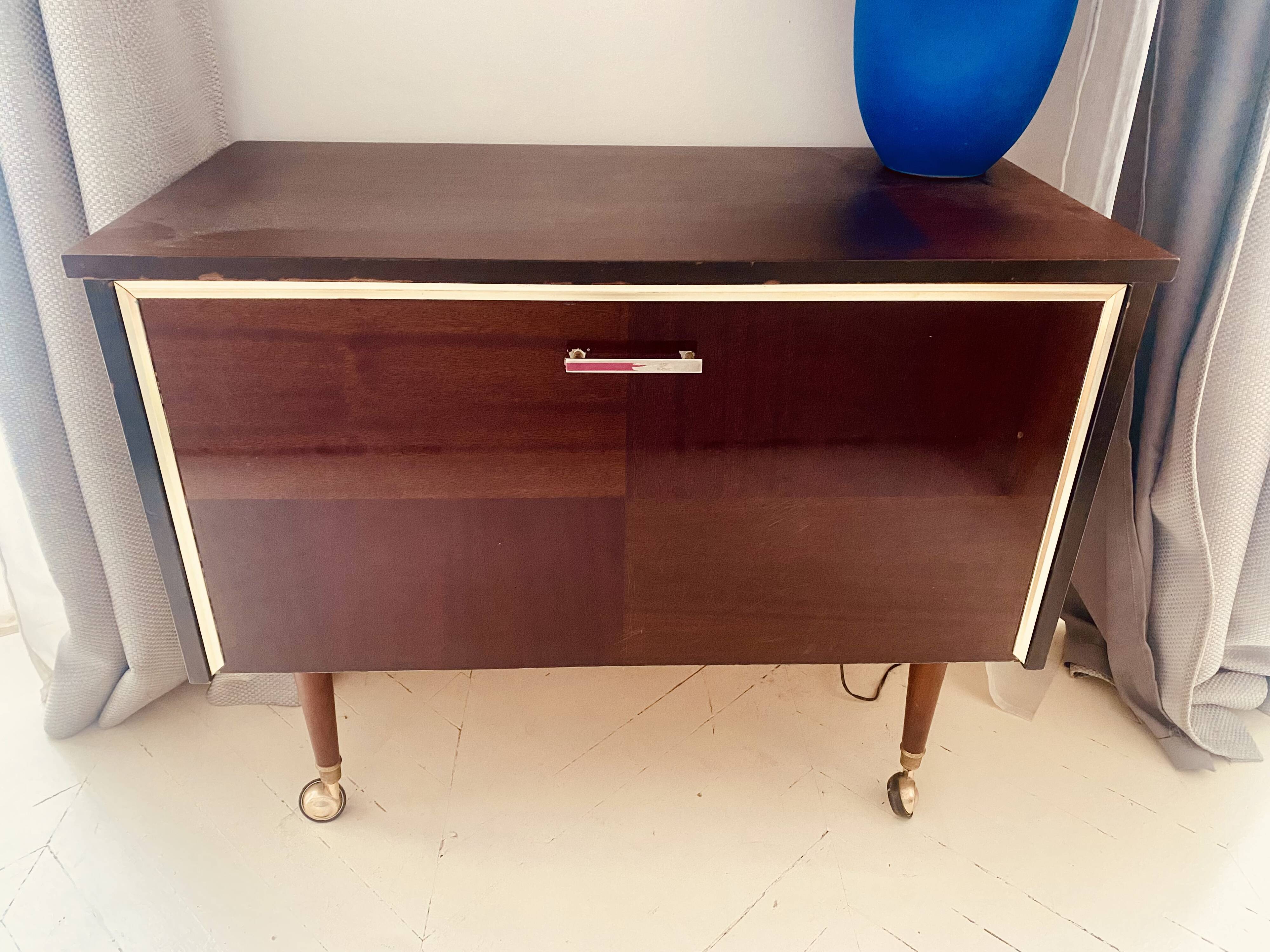 Vintage 1960s bar/TV unit – Formica, splayed legs & brass – piece