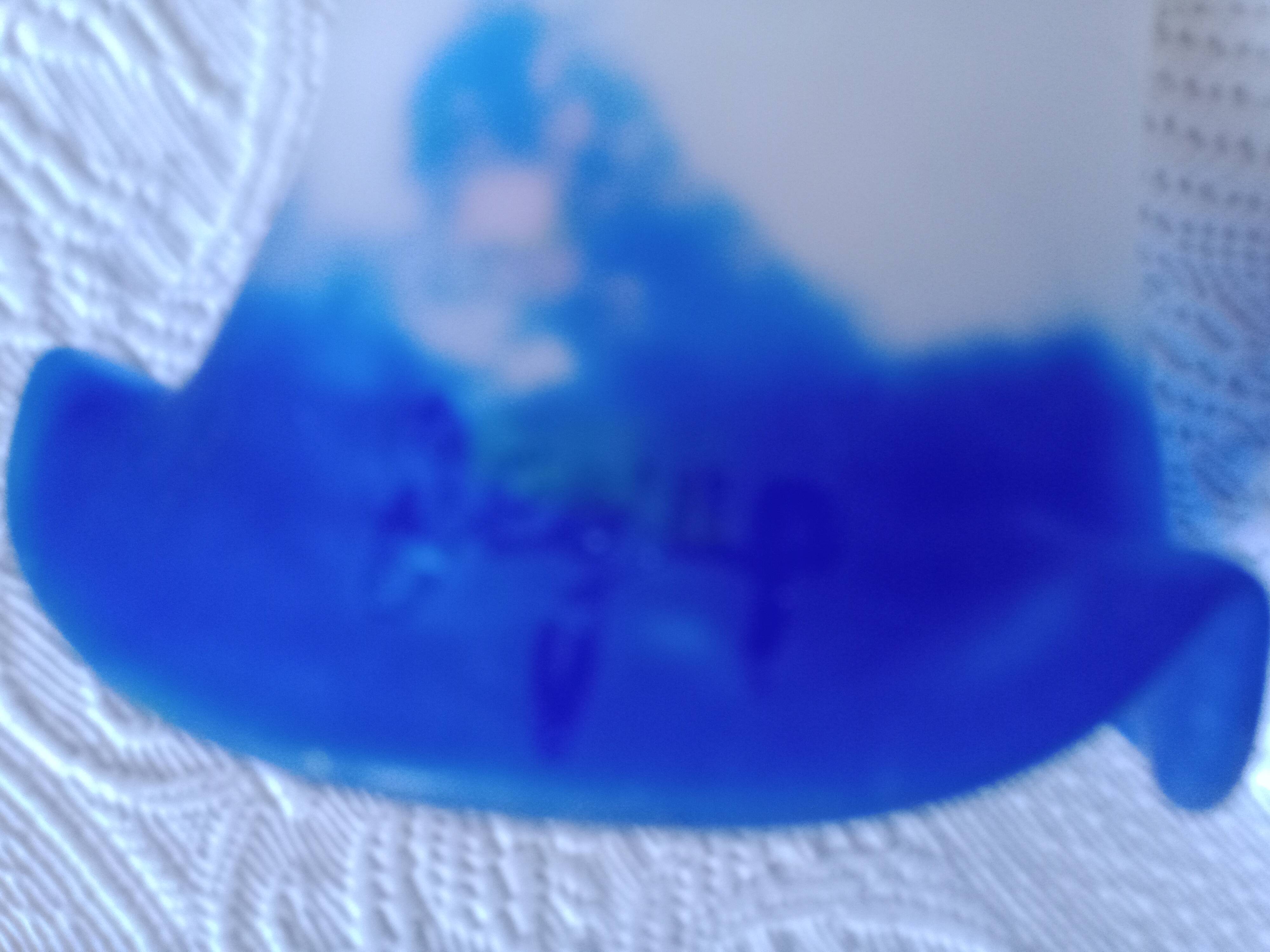 Signé degué - tulipe en verre marmoréen blanc et bleu roy