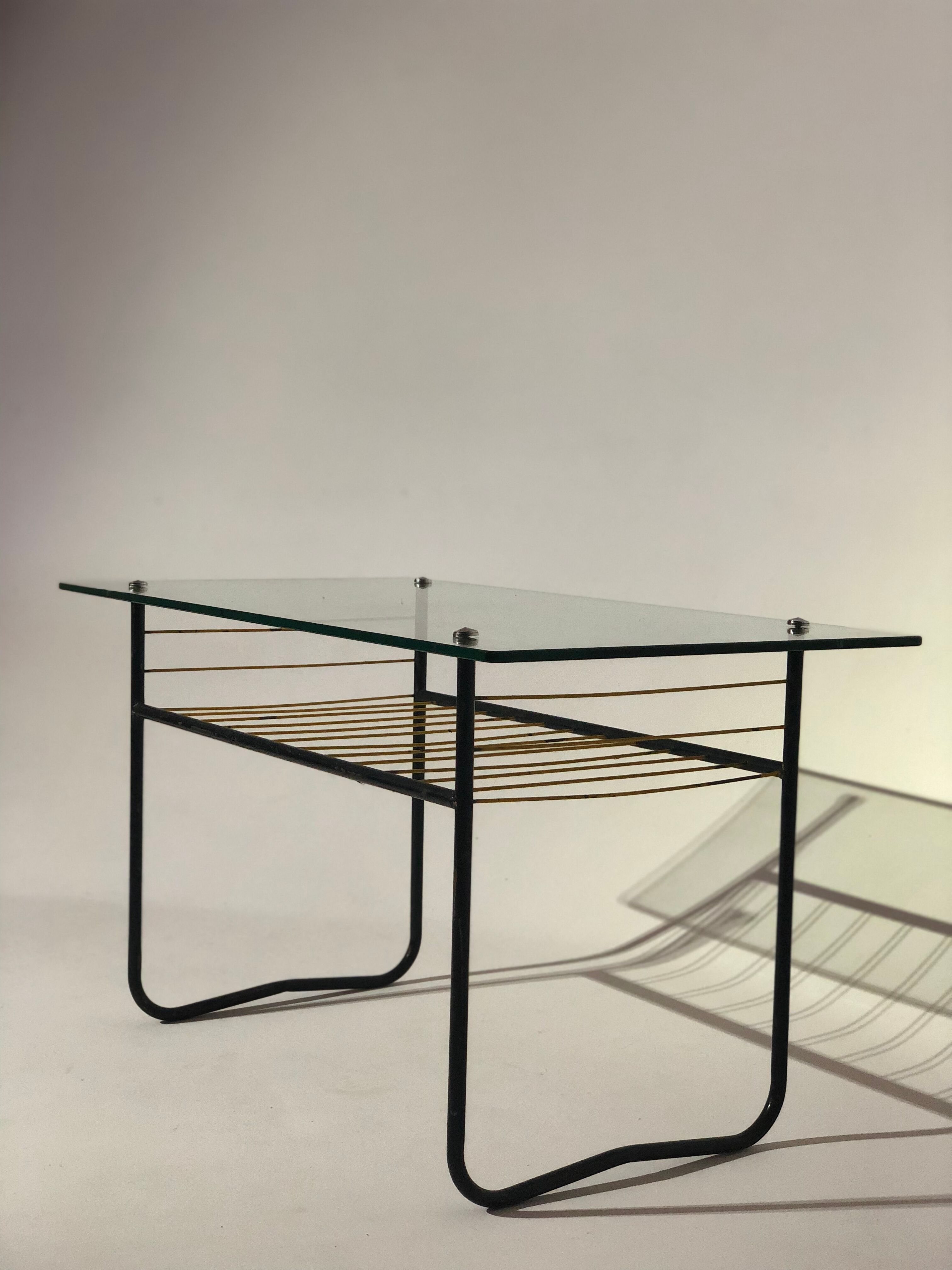 Vintage coffee table 1960 - scoubidou, black tubular metal and glass top
