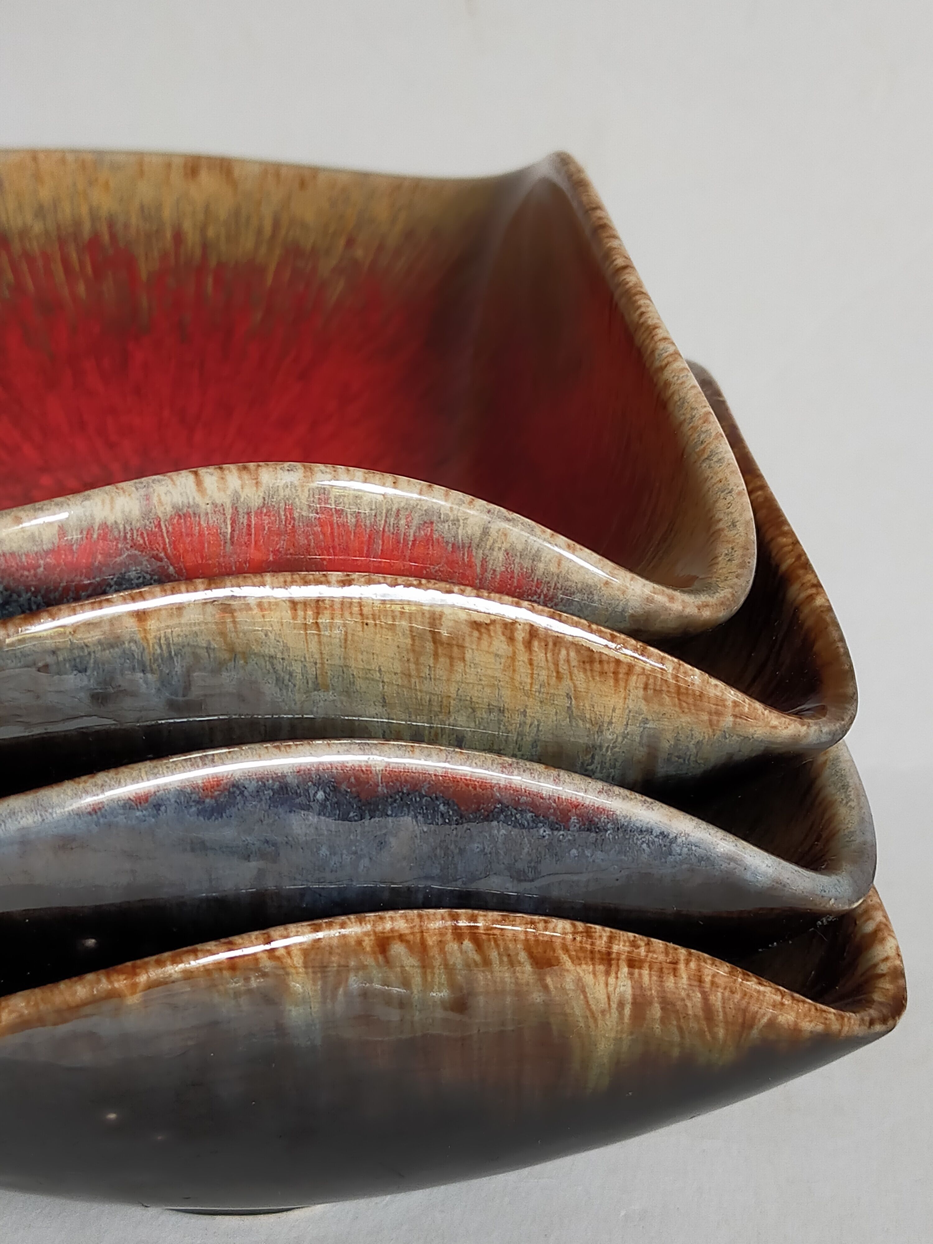 Four bowls free-form cups with French metal enamel