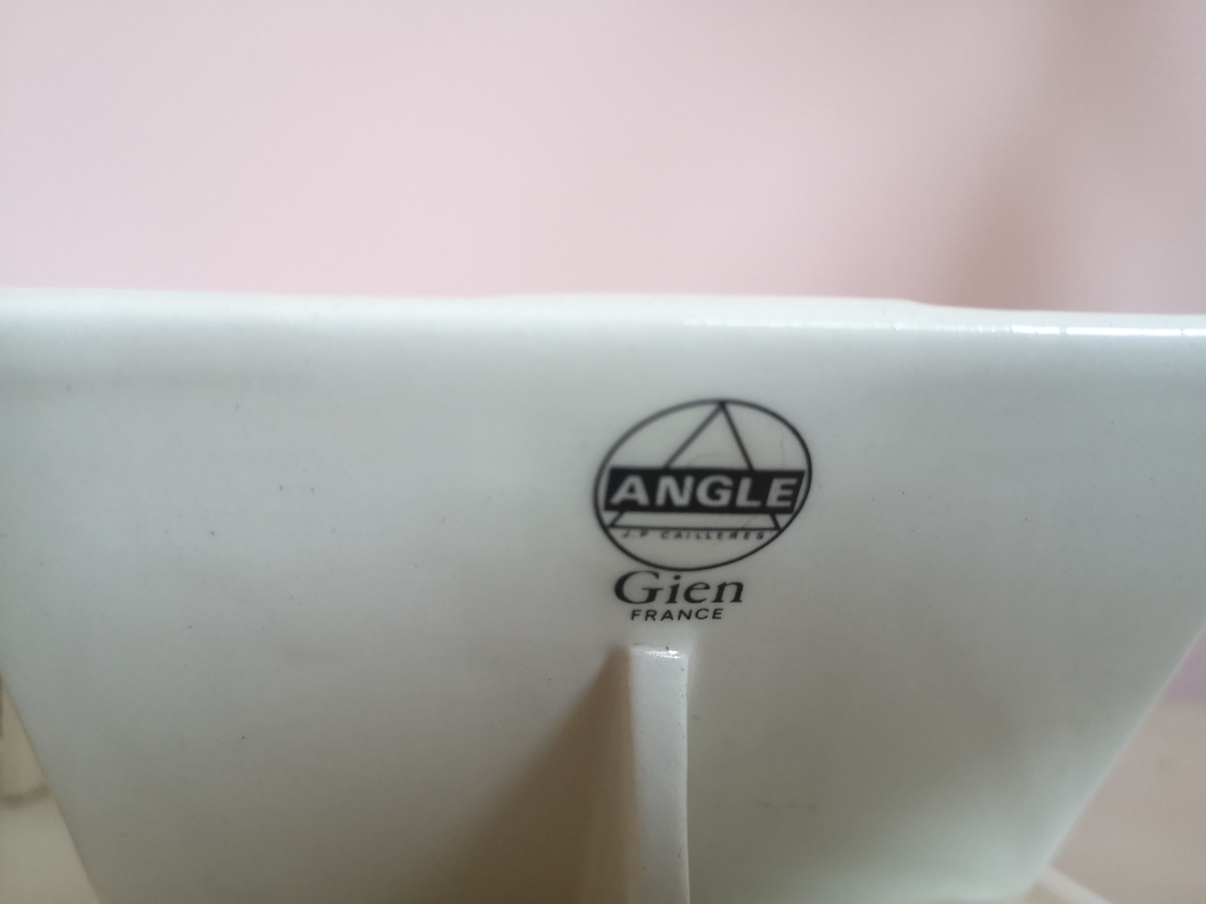 Earthen ensemble "Angle" 1980, J. P curdles-Gien