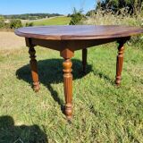 Round table with 2 leaves