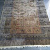Hand-knotted silk rug 192x 300cm