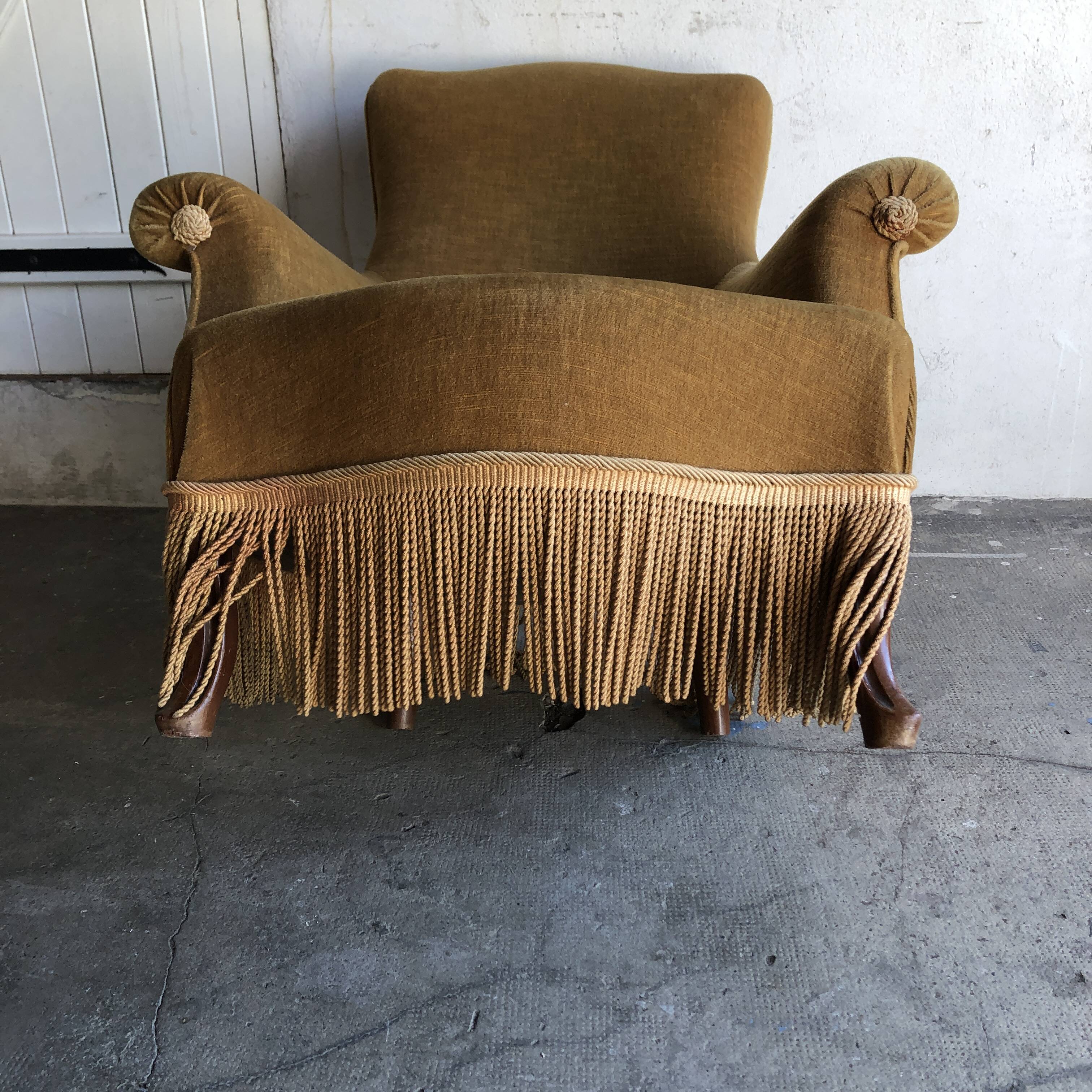 Toad chair