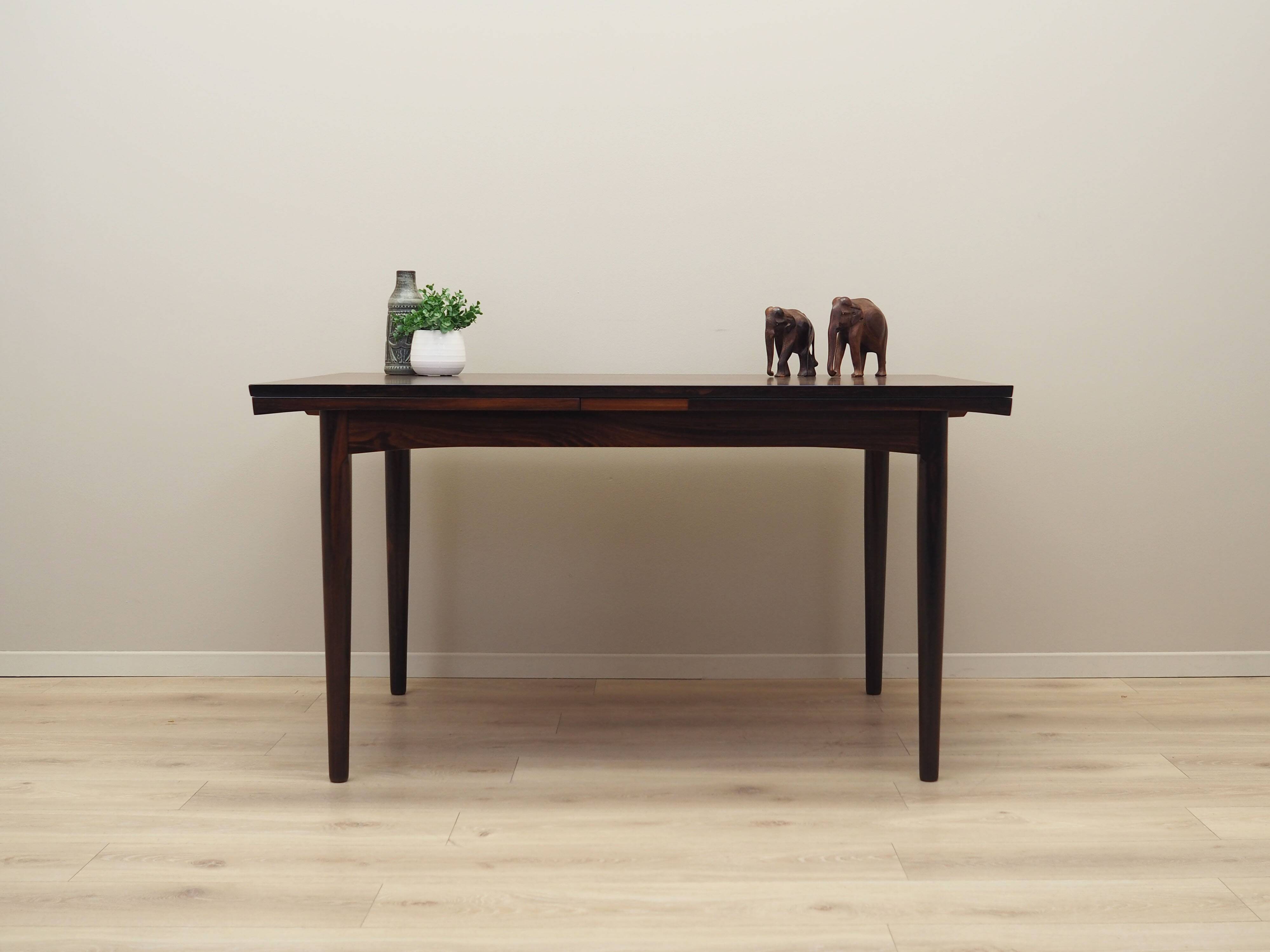 Table en palissandre, design danois, années 1970, production : Danemark