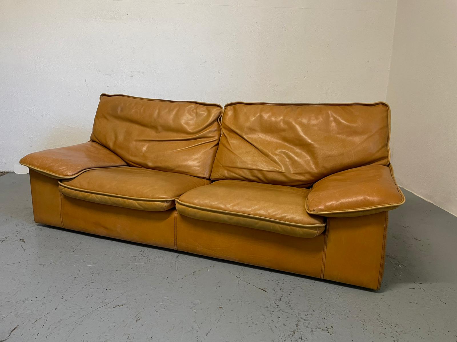 Canapé en cuir marron Roche Bobois