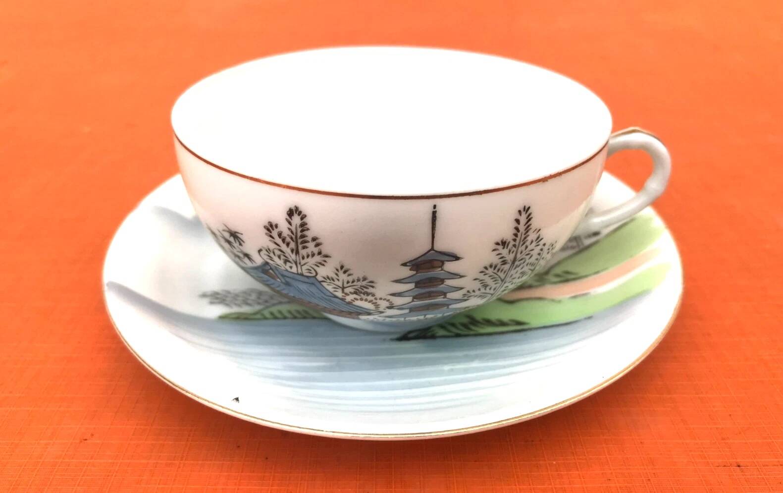 Cup/Saucer, Fine Porcelain, Japanese-Style Decor