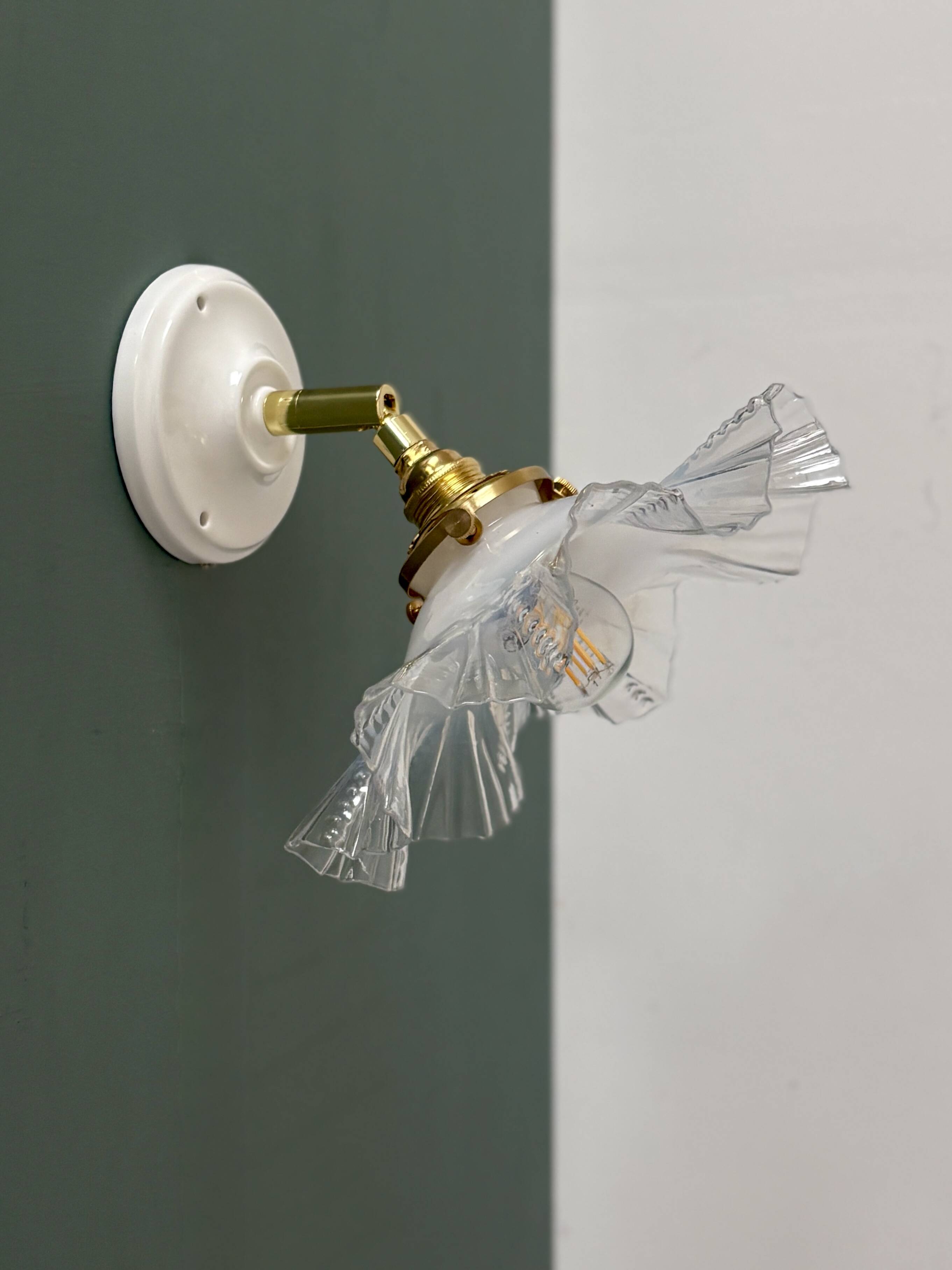 Applique abat-jour vintage en verre blanc et transparent