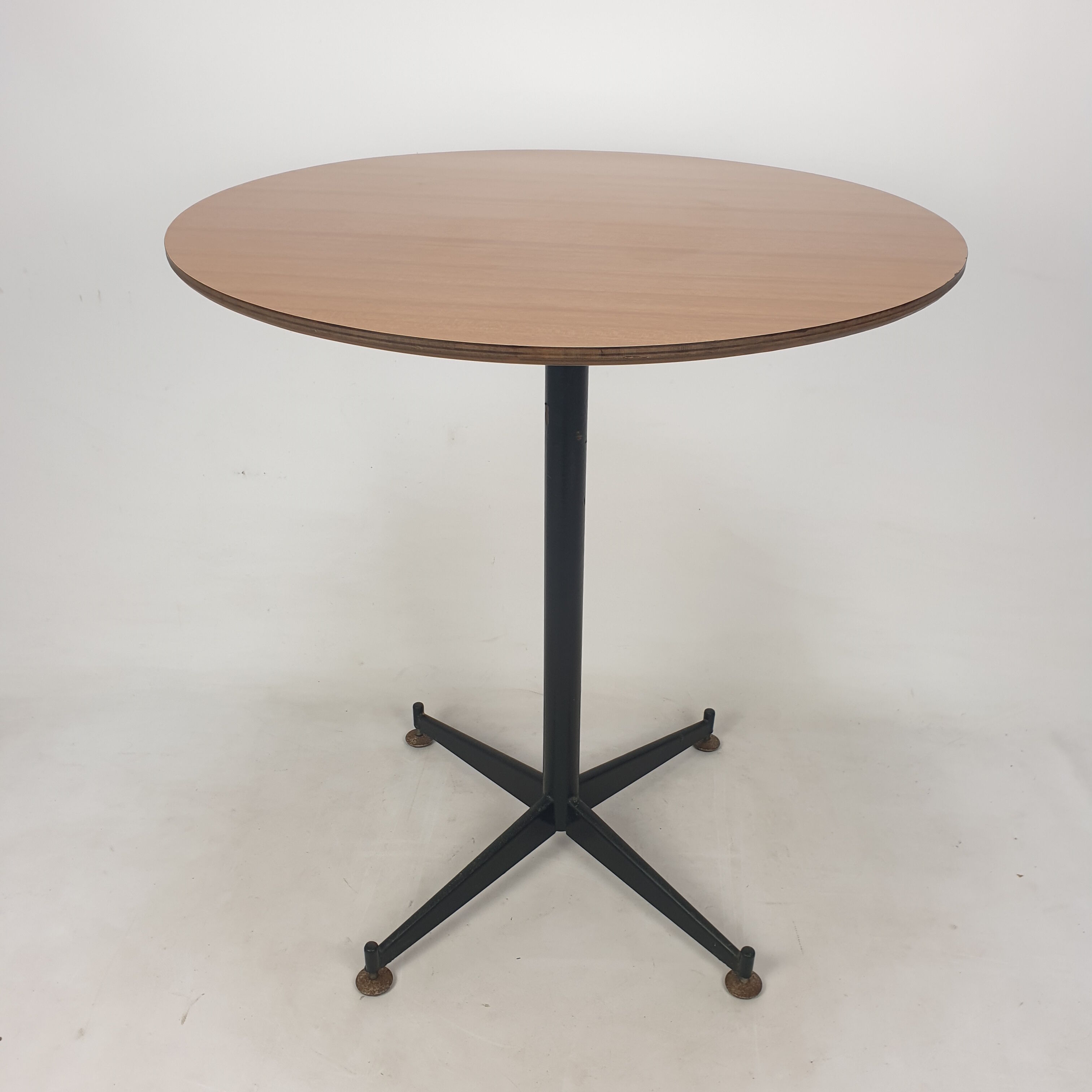 Table à manger ou d’appoint italienne années 1960