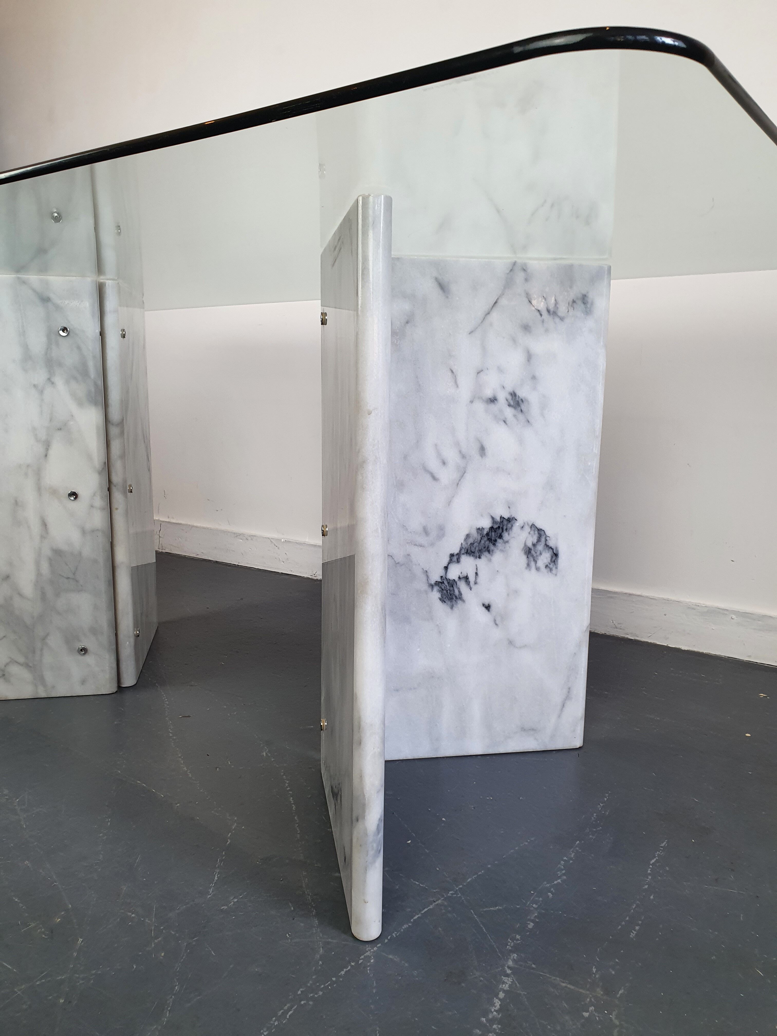 Dining table marble legs Roche Bobois