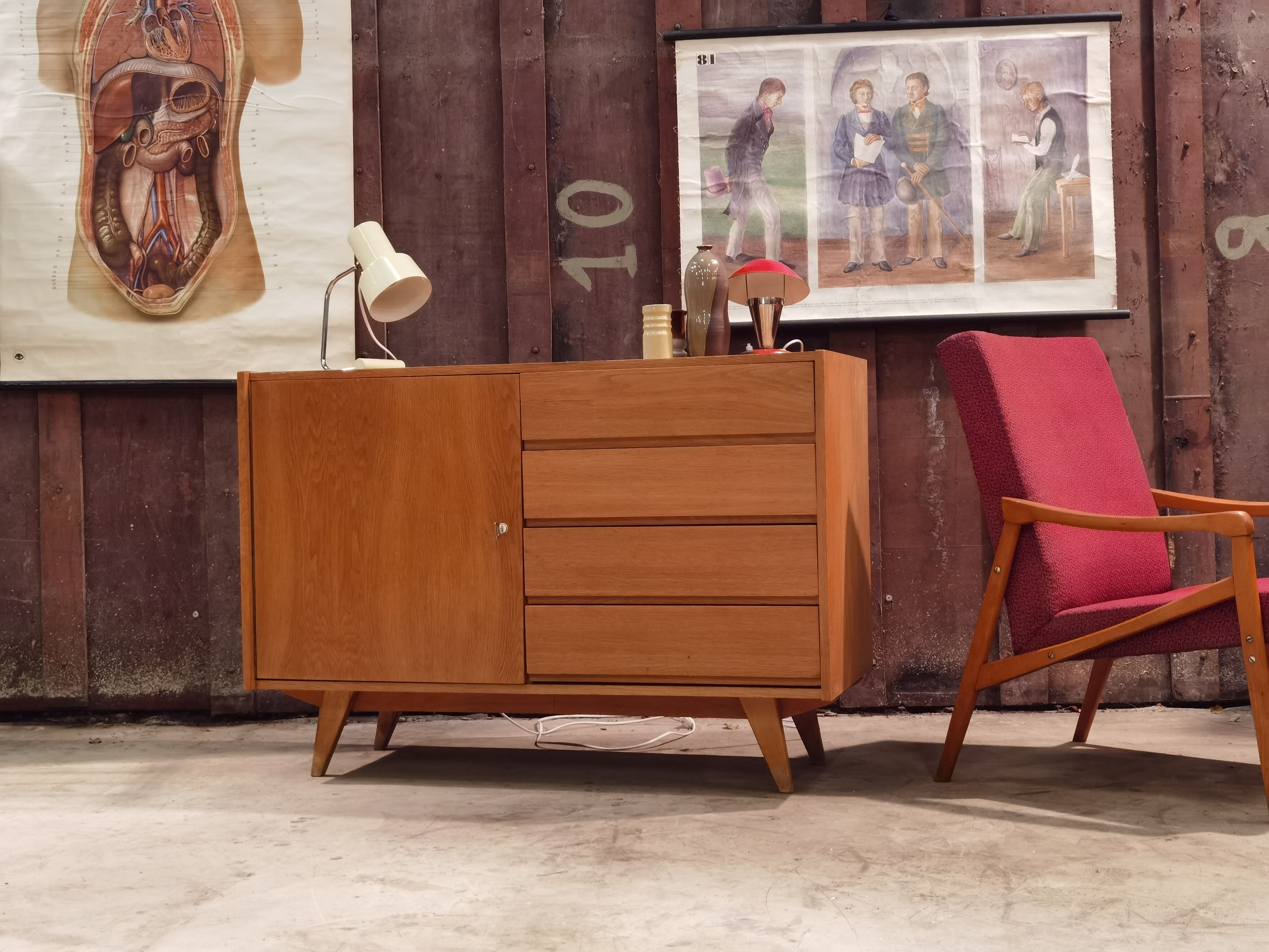 Buffet, U 458 by Jiri Jiroutek