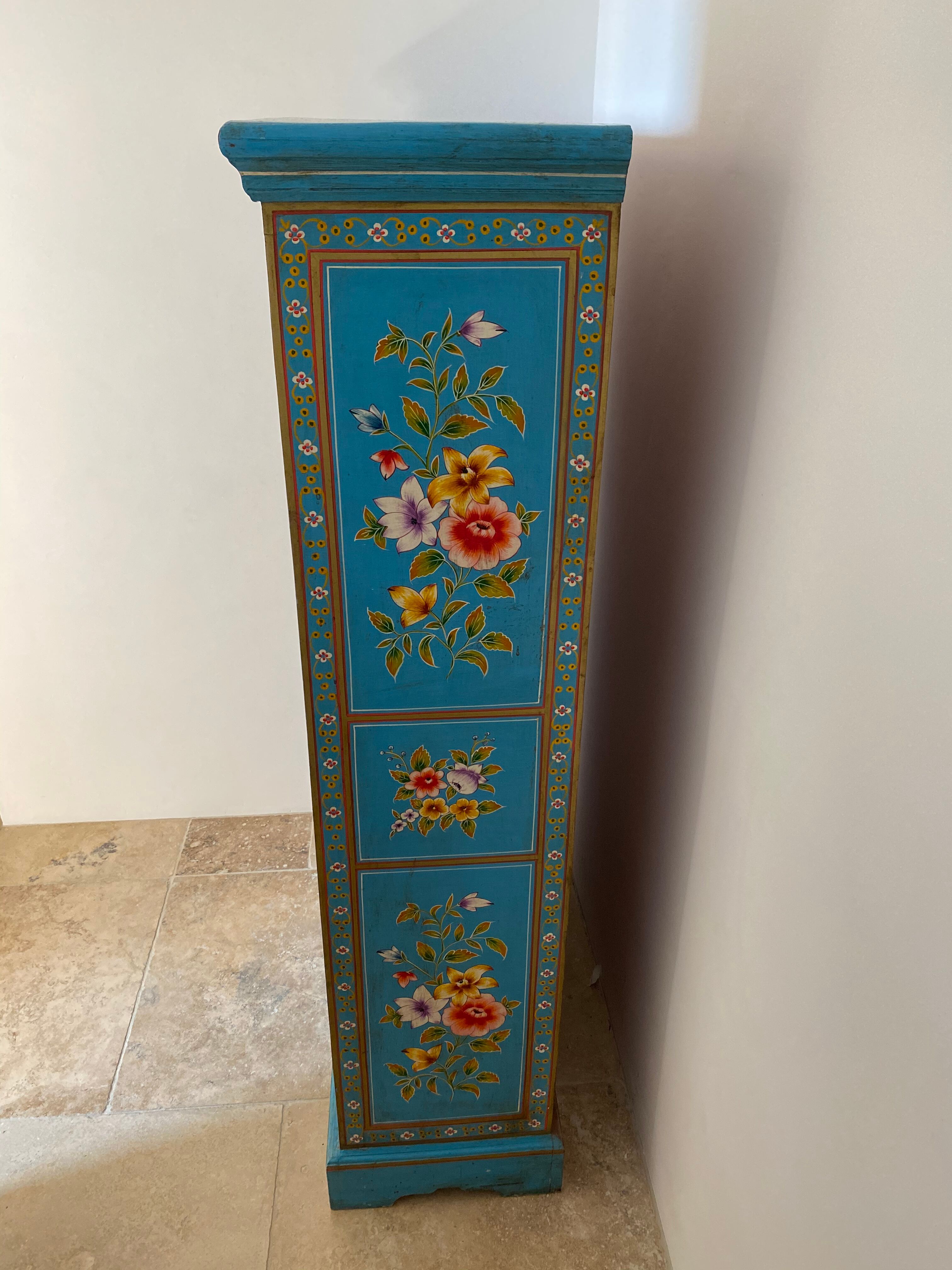 Painted cabinet with floral decoration