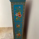 Painted cabinet with floral decoration