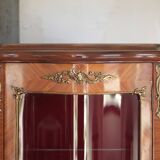 Meuble vitrine en marqueterie,vitrine galbée Louis XV style,signé Marquant