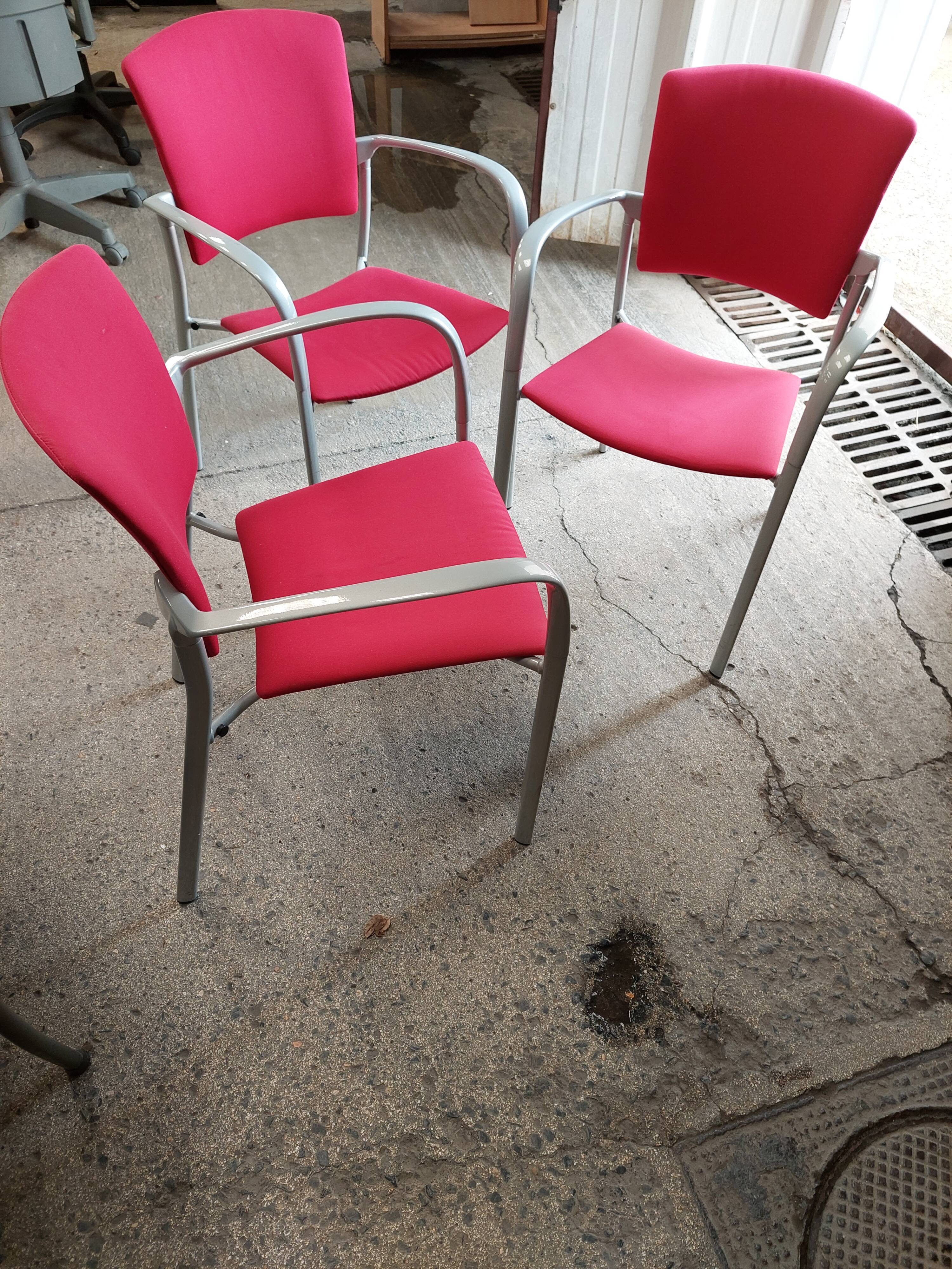 Eina chair
