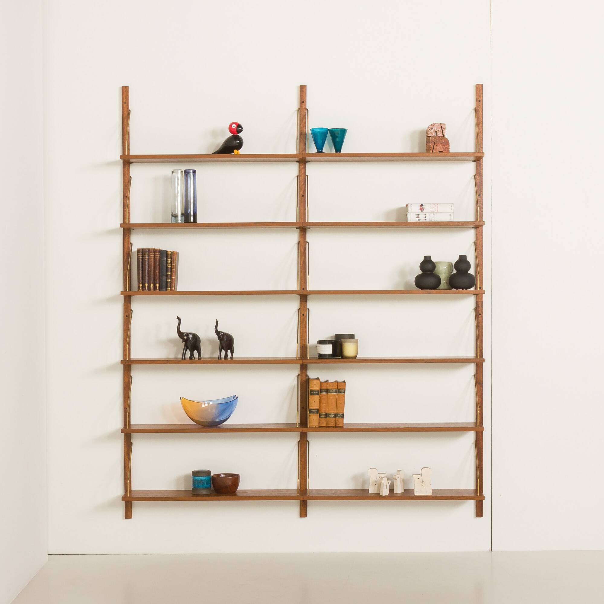 Danish mid century modern renovated  teak shelving unit 1960s