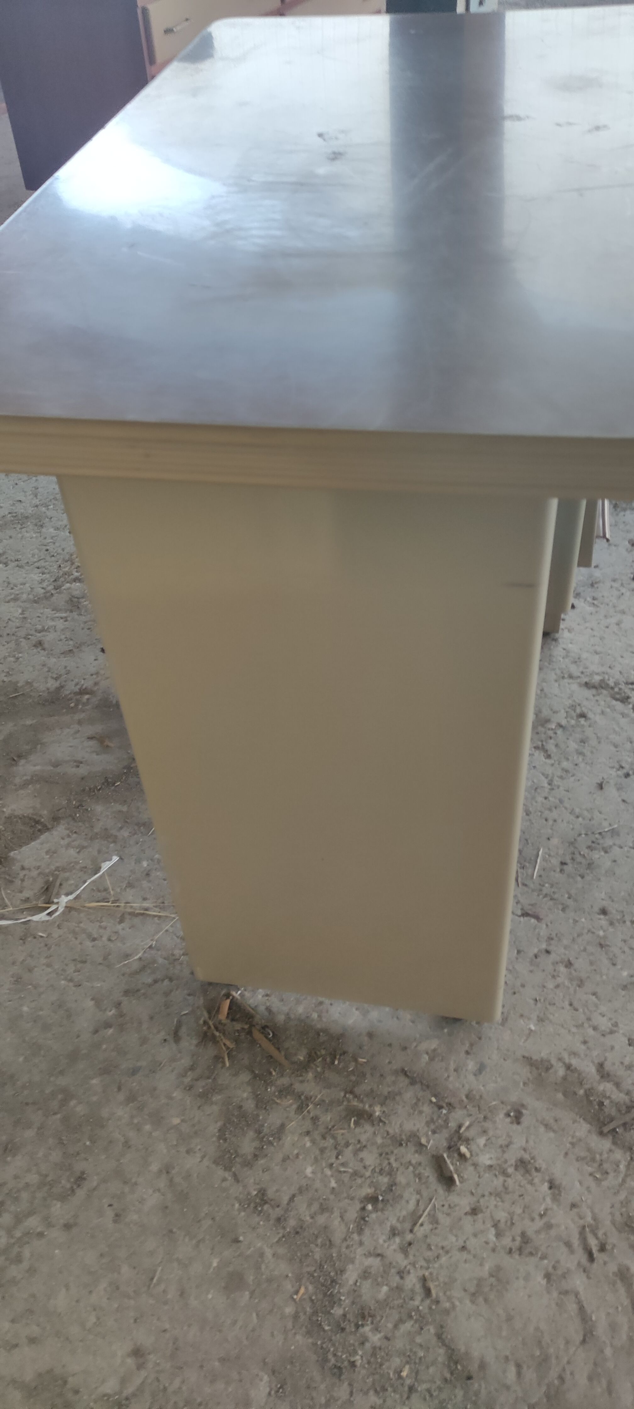 Metal desk of the 60s manufactured by RCB