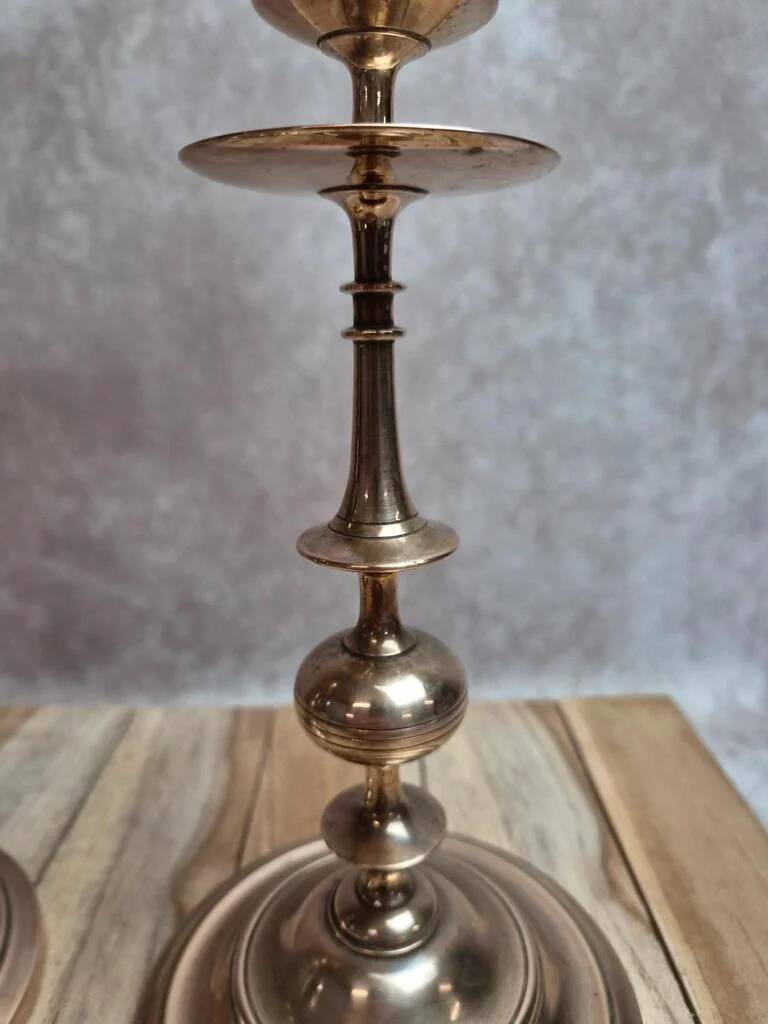 Pair of antique brass candlesticks – Classic and timeless elegance