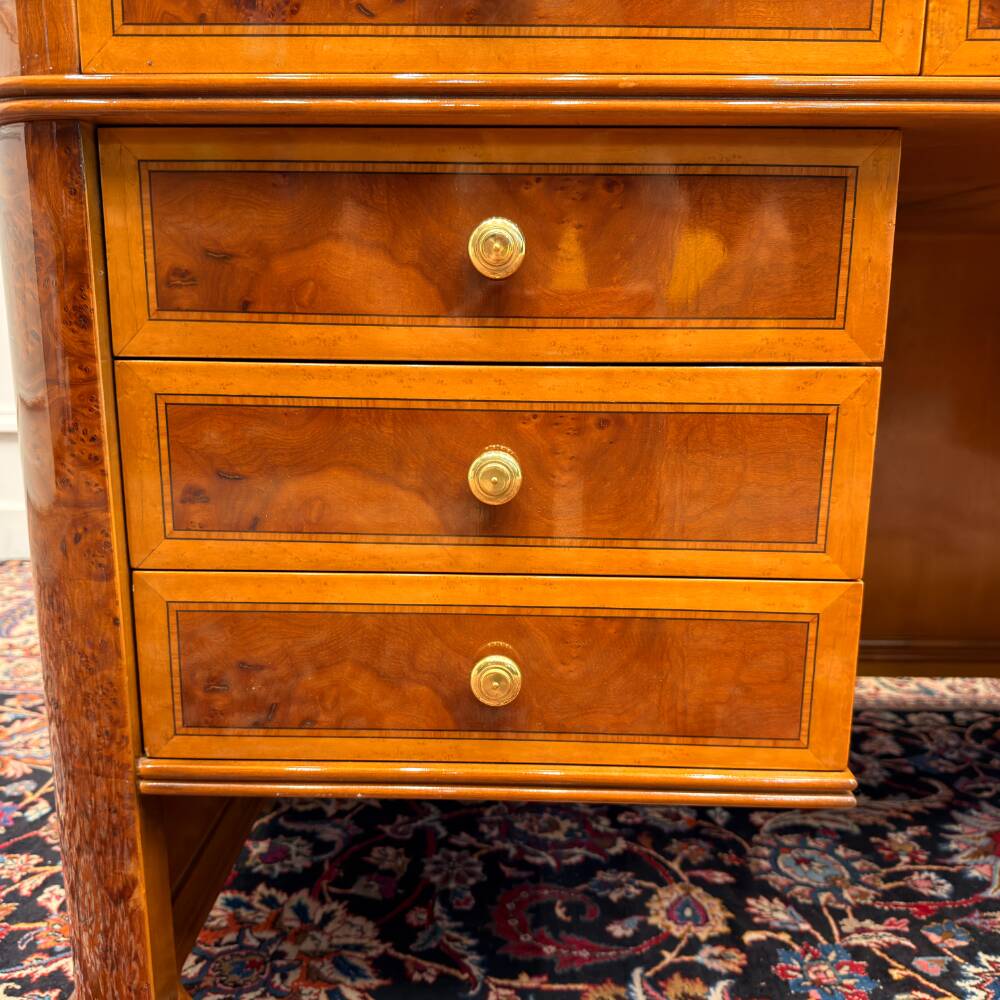 Bureau antique classique italien avec panneau arrière