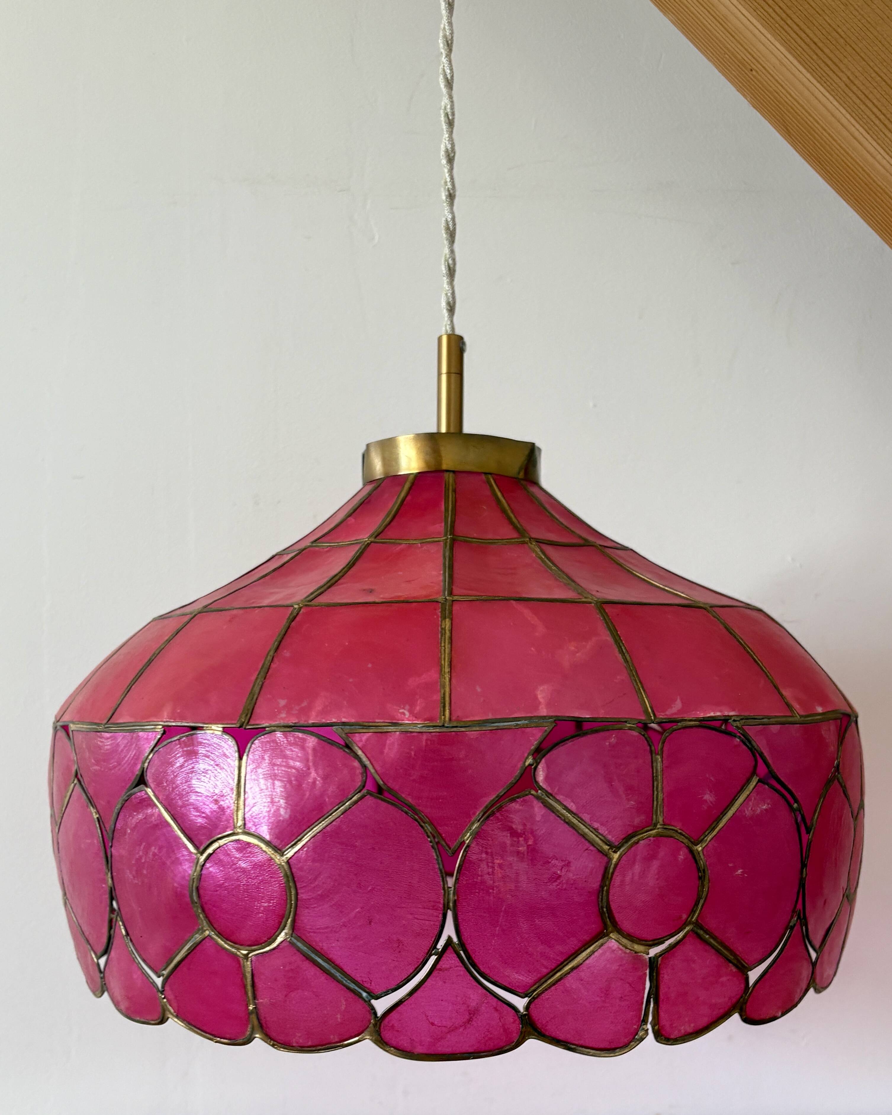 Suspension abat-jour vintage en nacre rose