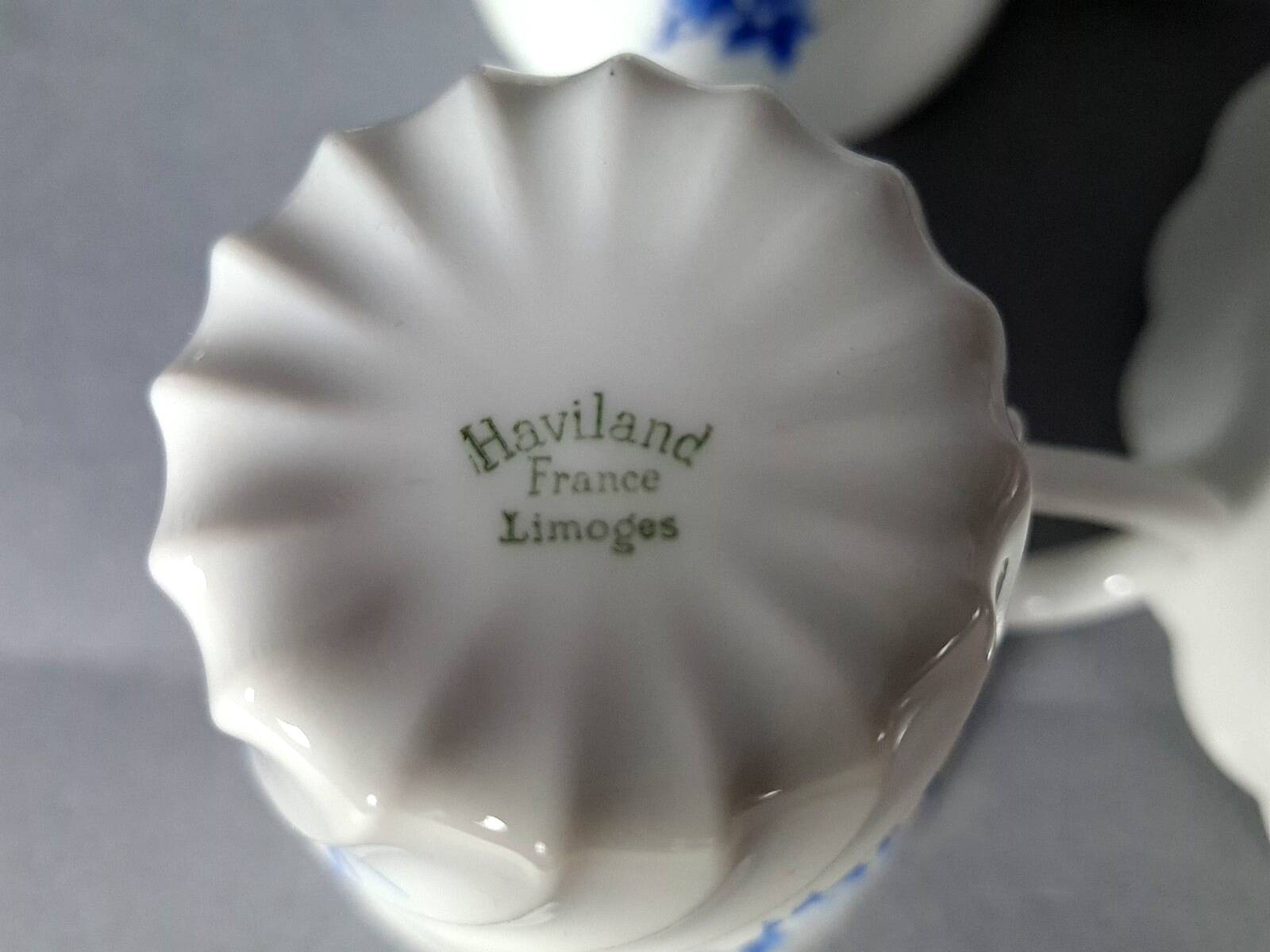 6 Haviland Limoges porcelain coffee cups and saucers C640